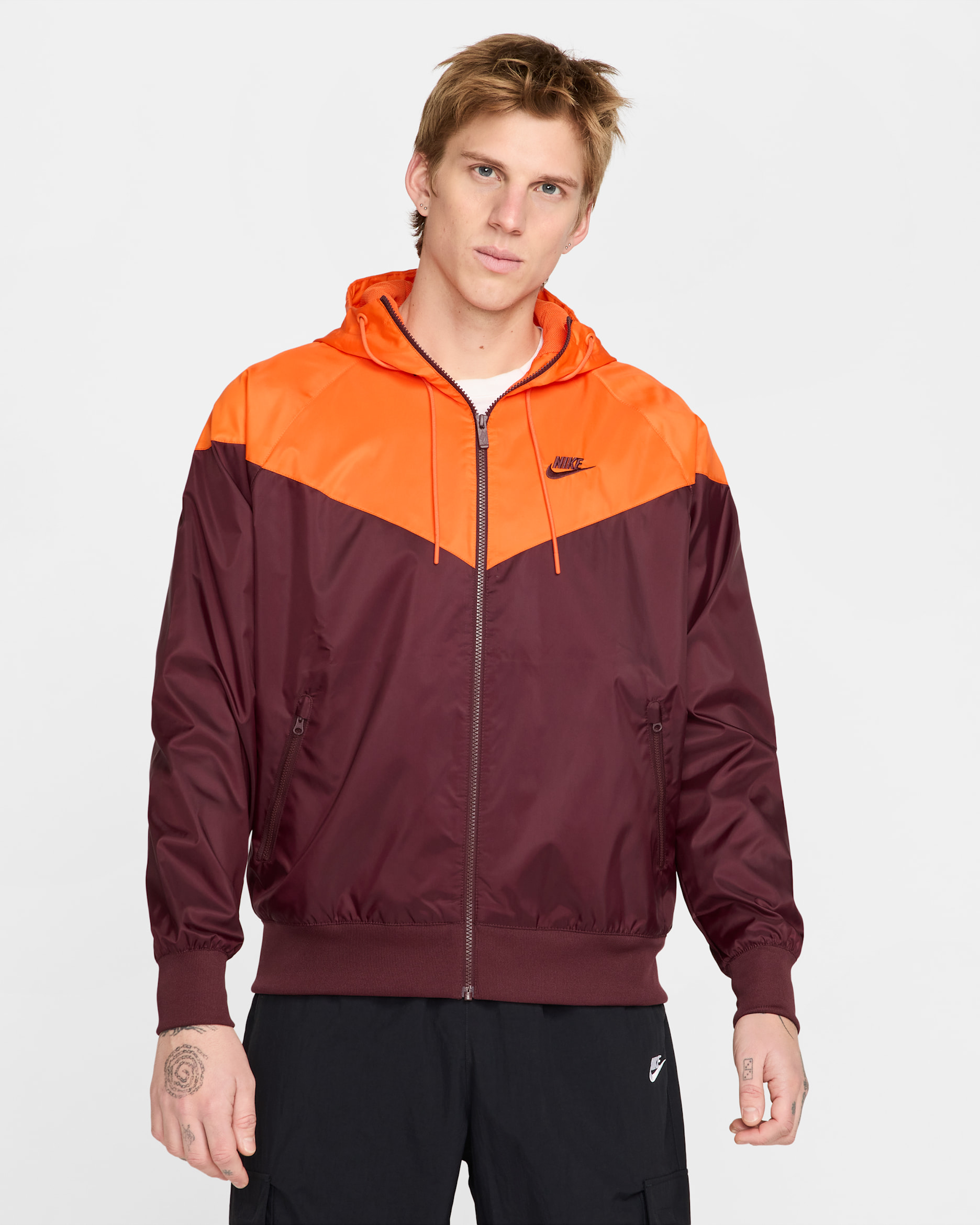 Chamarra con gorro para hombre Nike Sportswear Windrunner - Burdeos enérgico/Naranja seguridad/Burdeos enérgico