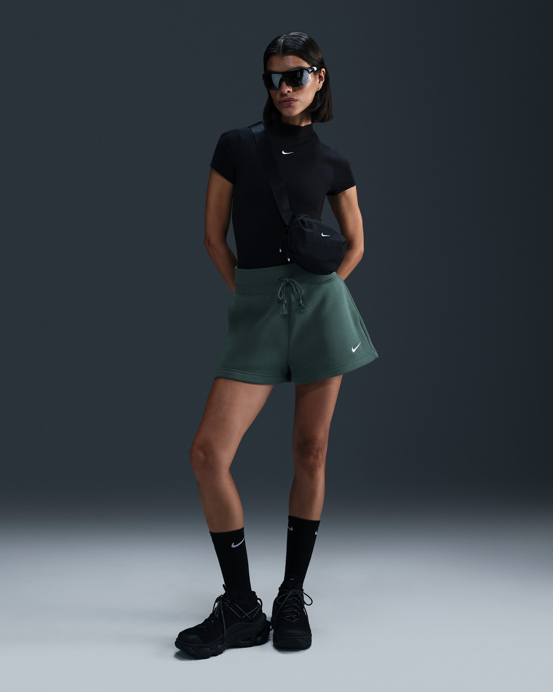 Shorts de ajuste holgado y tiro alto para mujer Nike Sportswear Phoenix Fleece - Verde vintage/Vela