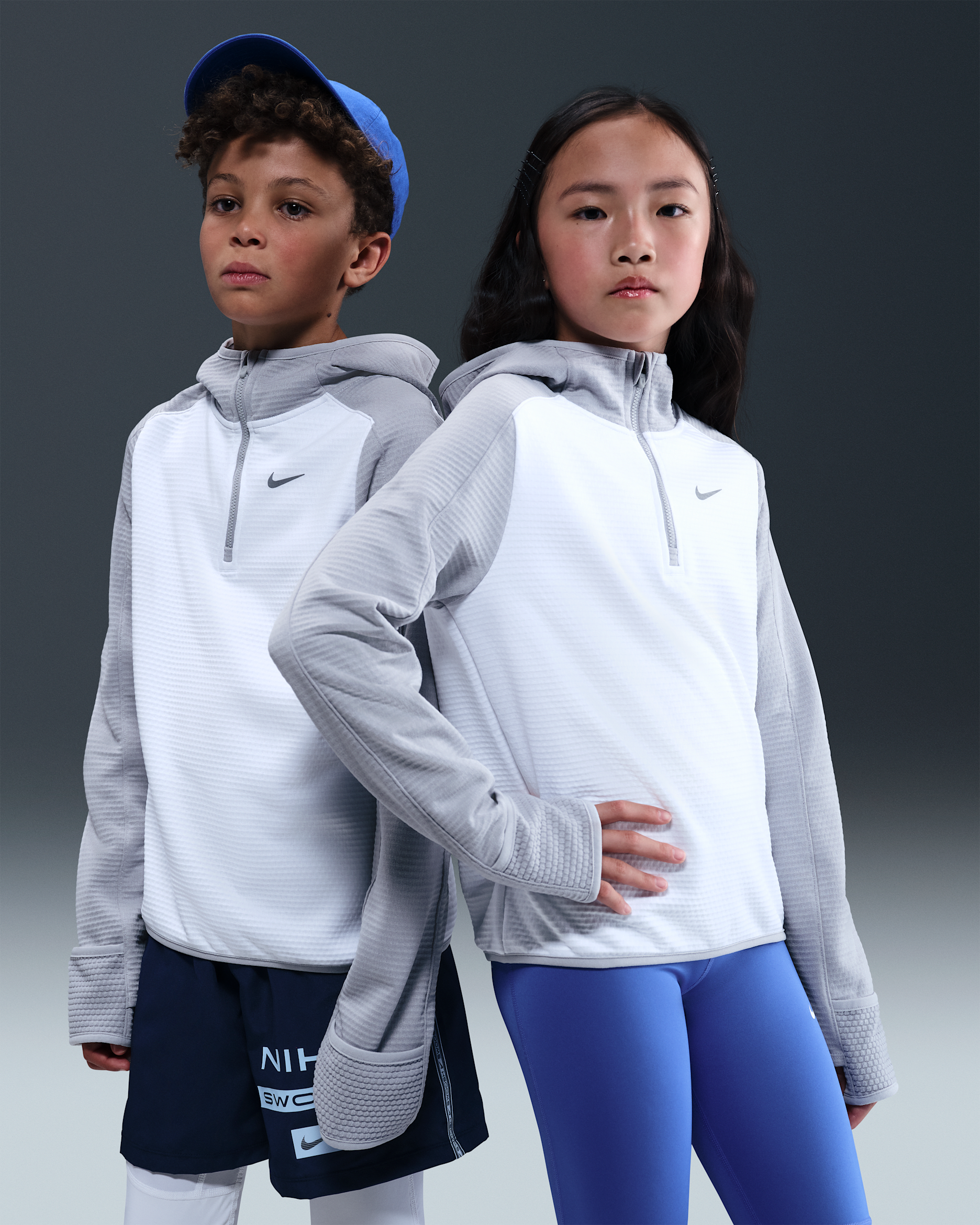 Playera con cierre de 1/4 Therma-FIT para niños Nike - Blanco/Gris humo claro