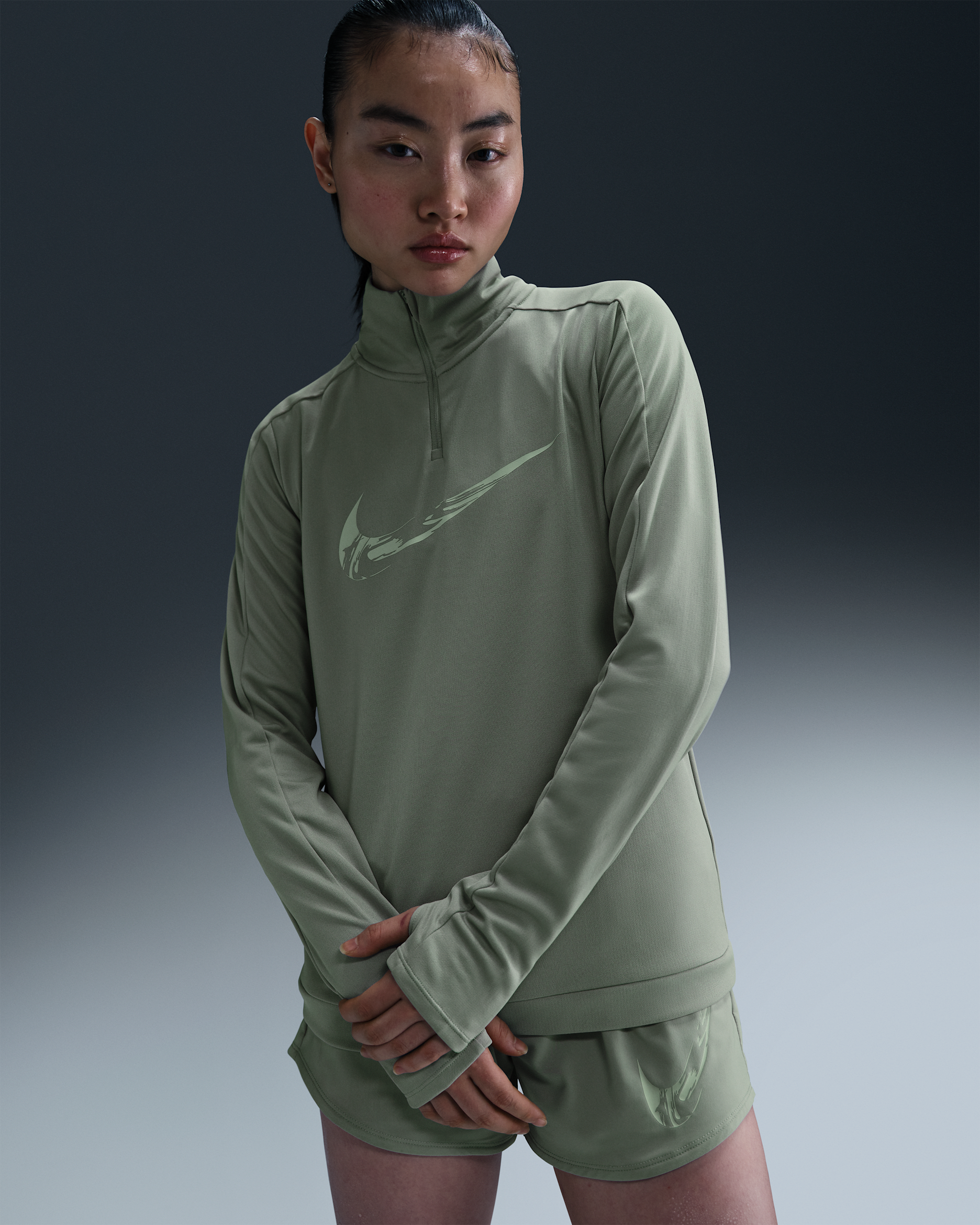 ナイキ スウッシュ ウィメンズ Dri-FIT 1/4ジップ ランニング ミッド レイヤー - ジェイドホライズン/ロイヤルパルス