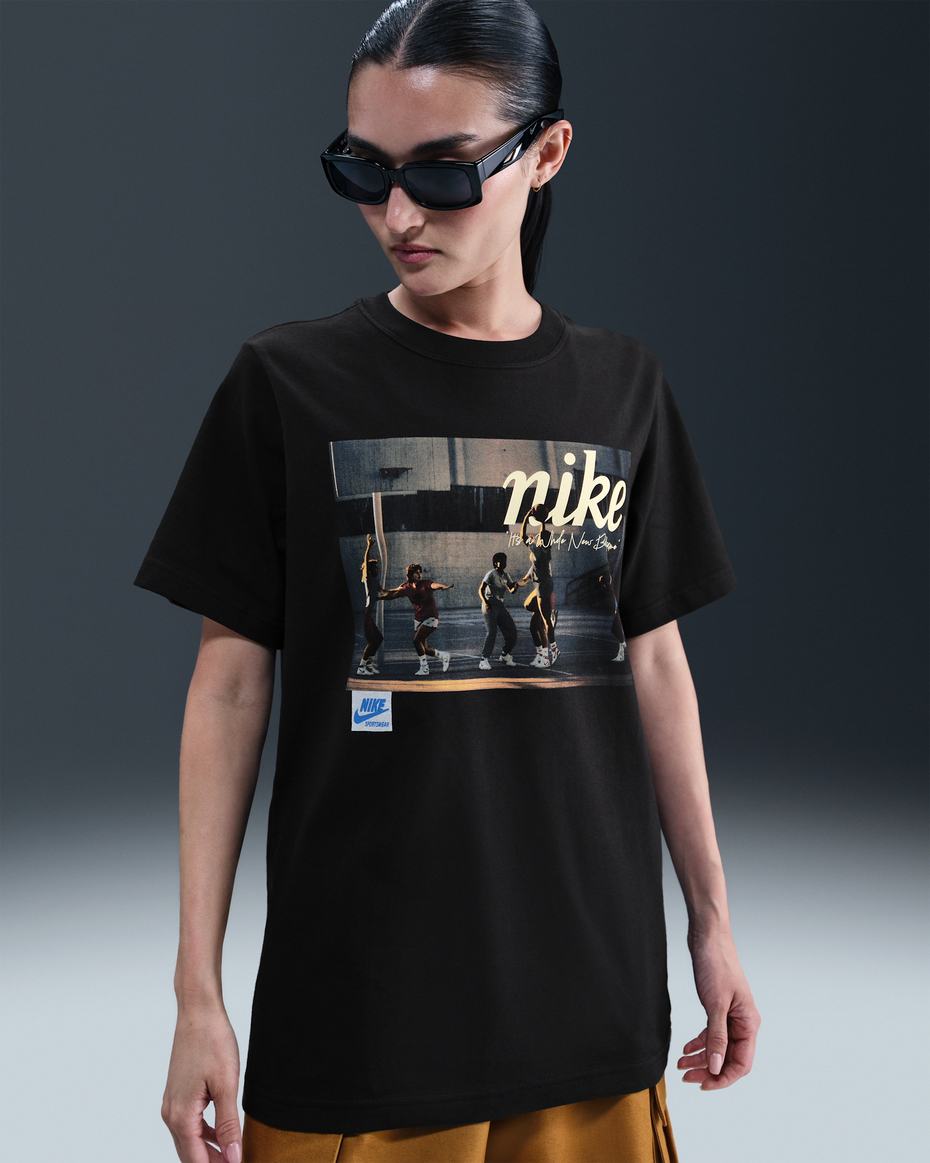 Nike Women's Basketball T-Shirt - Black