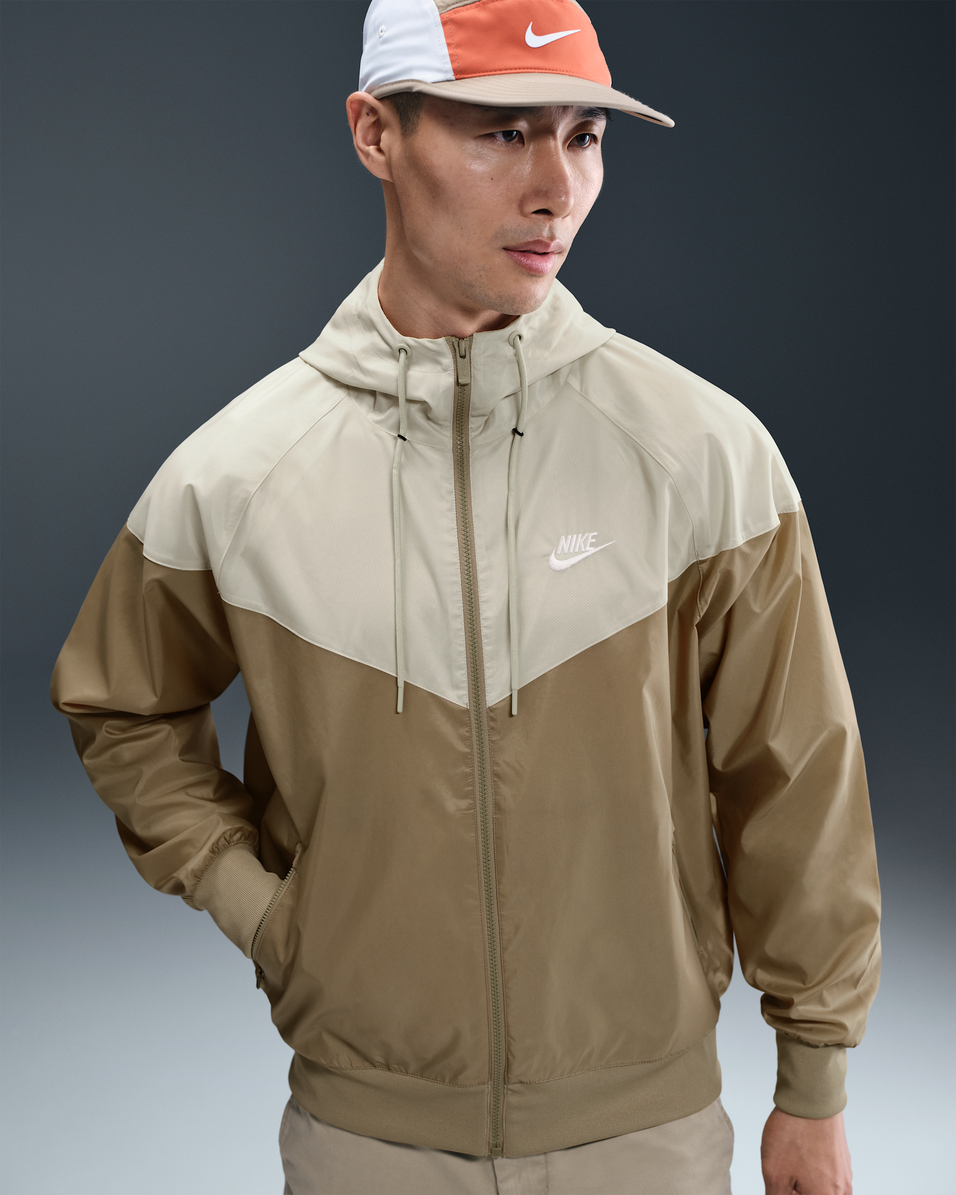 เสื้อแจ็คเก็ตมีฮู้ดผู้ชาย Nike Sportswear Windrunner - Parachute Beige/Light Khaki/ขาว