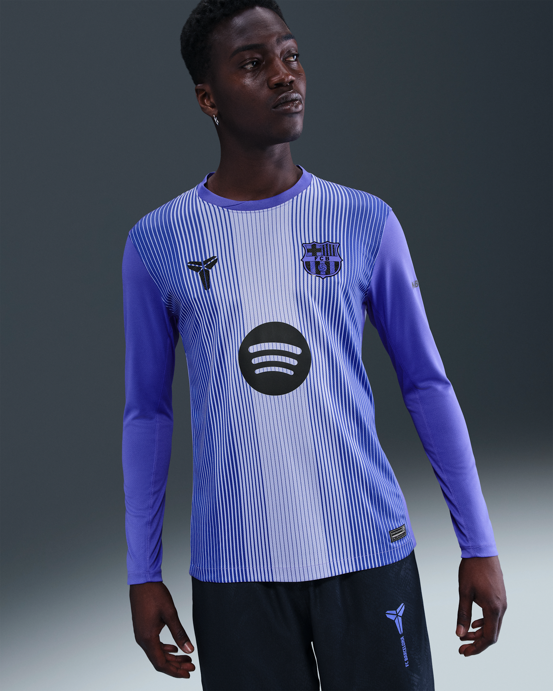 F.C. Barcelona 2025/26 Stadium Goalkeeper Away Men's Kobe Dri-FIT Football Replica Shirt - Persian Violet/Light Thistle/Light Thistle/Black