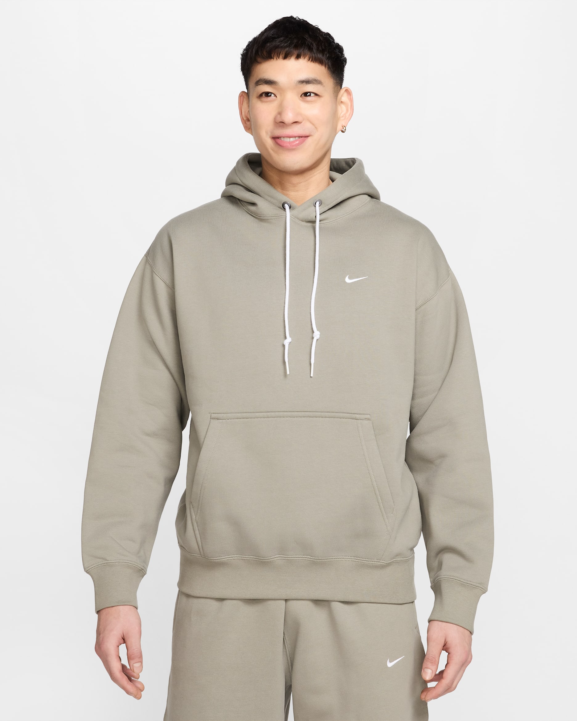 ナイキ ソロ スウッシュ メンズ フリース プルオーバー パーカー - ライトアーミー/ホワイト