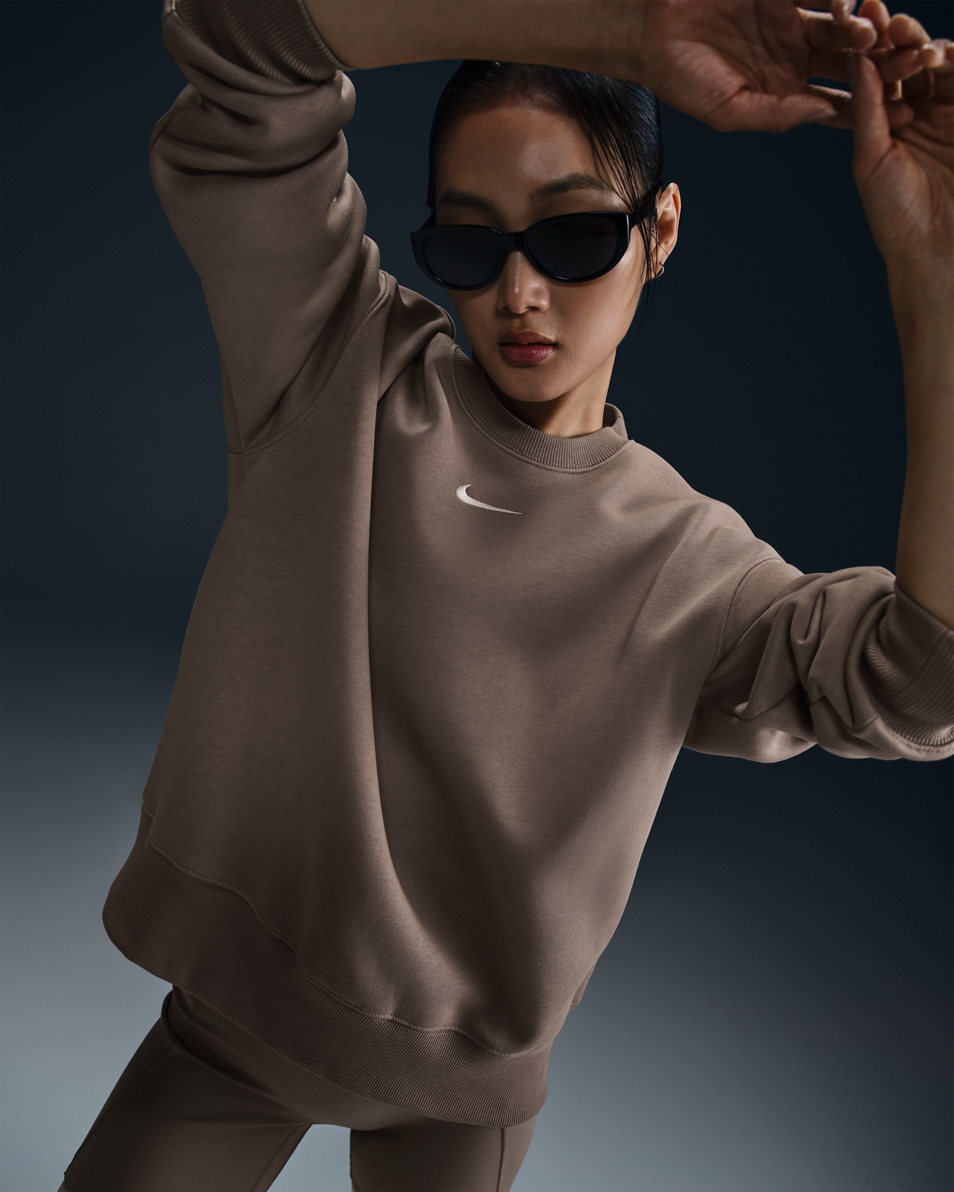Nike Sportswear Phoenix Fleece Women's Oversized Crew-neck Sweatshirt - Mink Brown/Sail