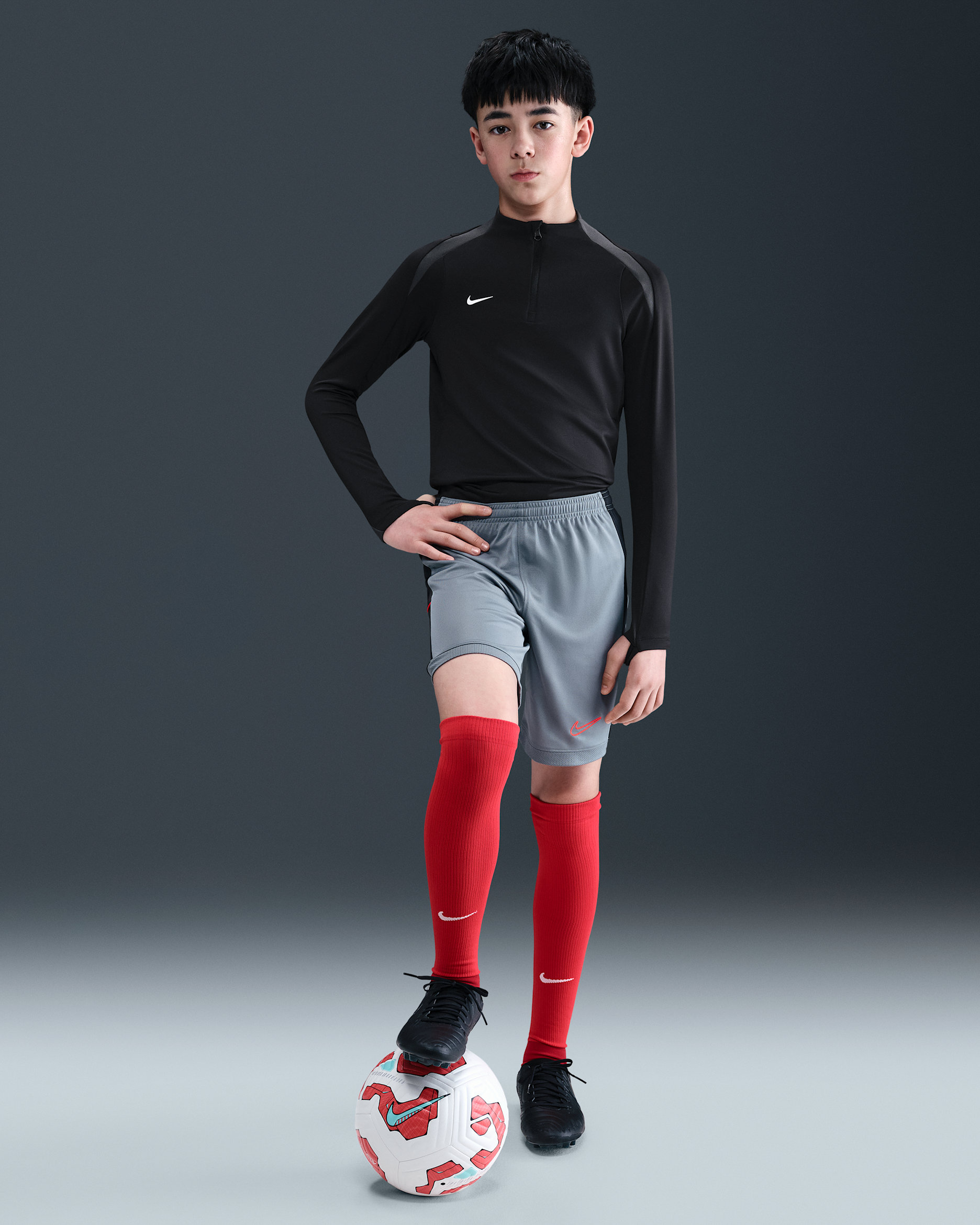 Nike Academy Dri-FIT Fußball-Shorts (ca. 18 cm; ältere Kinder) - Cool Grey/Schwarz/Bright Crimson