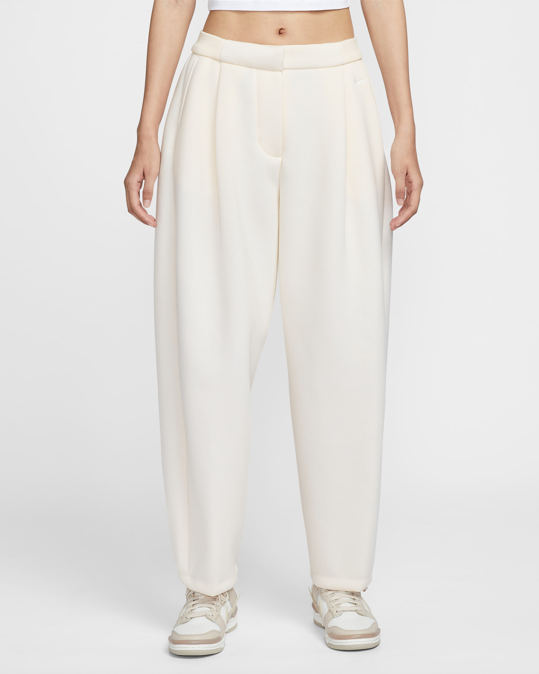 나이키 스포츠웨어 모던 플리스 여성 미드라이즈 루즈 팬츠 - 페일 아이보리/세일