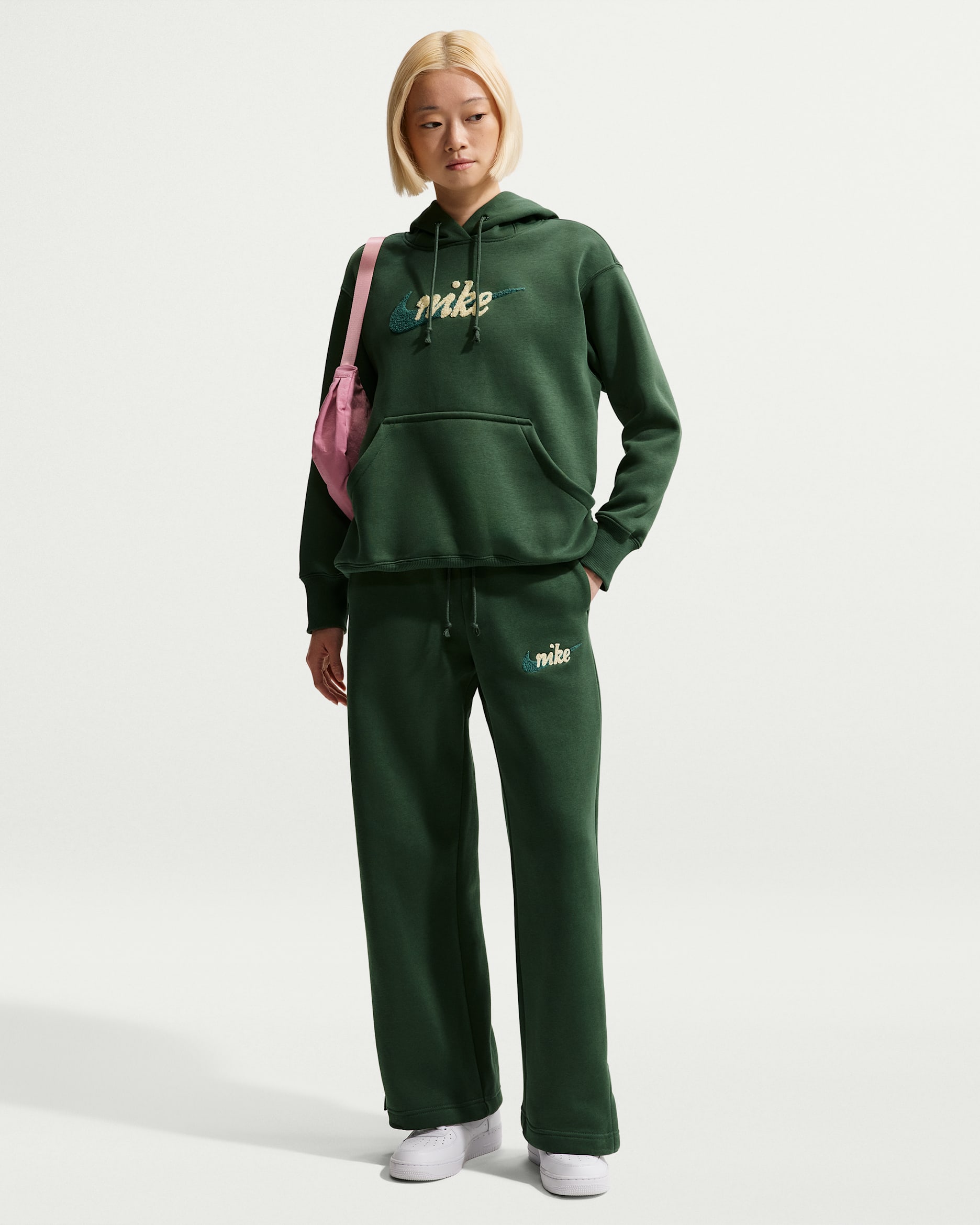 나이키 스포츠웨어 피닉스 플리스 여성 하이웨이스트 와이드 레그 로고 팬츠 - 퍼/말라카이트