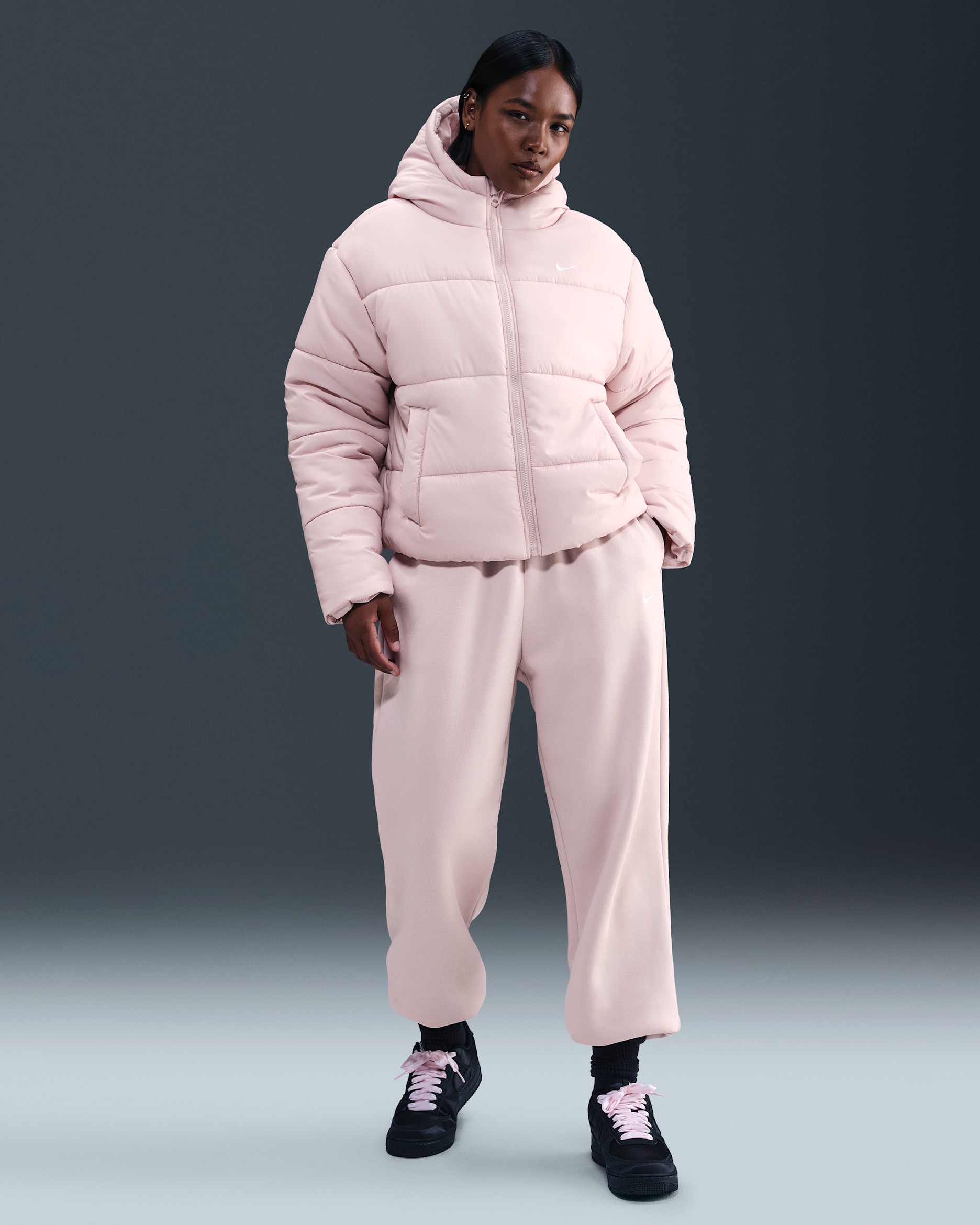 Pants de entrenamiento oversized de tiro alto para mujer Nike Sportswear Phoenix Fleece - Rojo sedimento/Vela