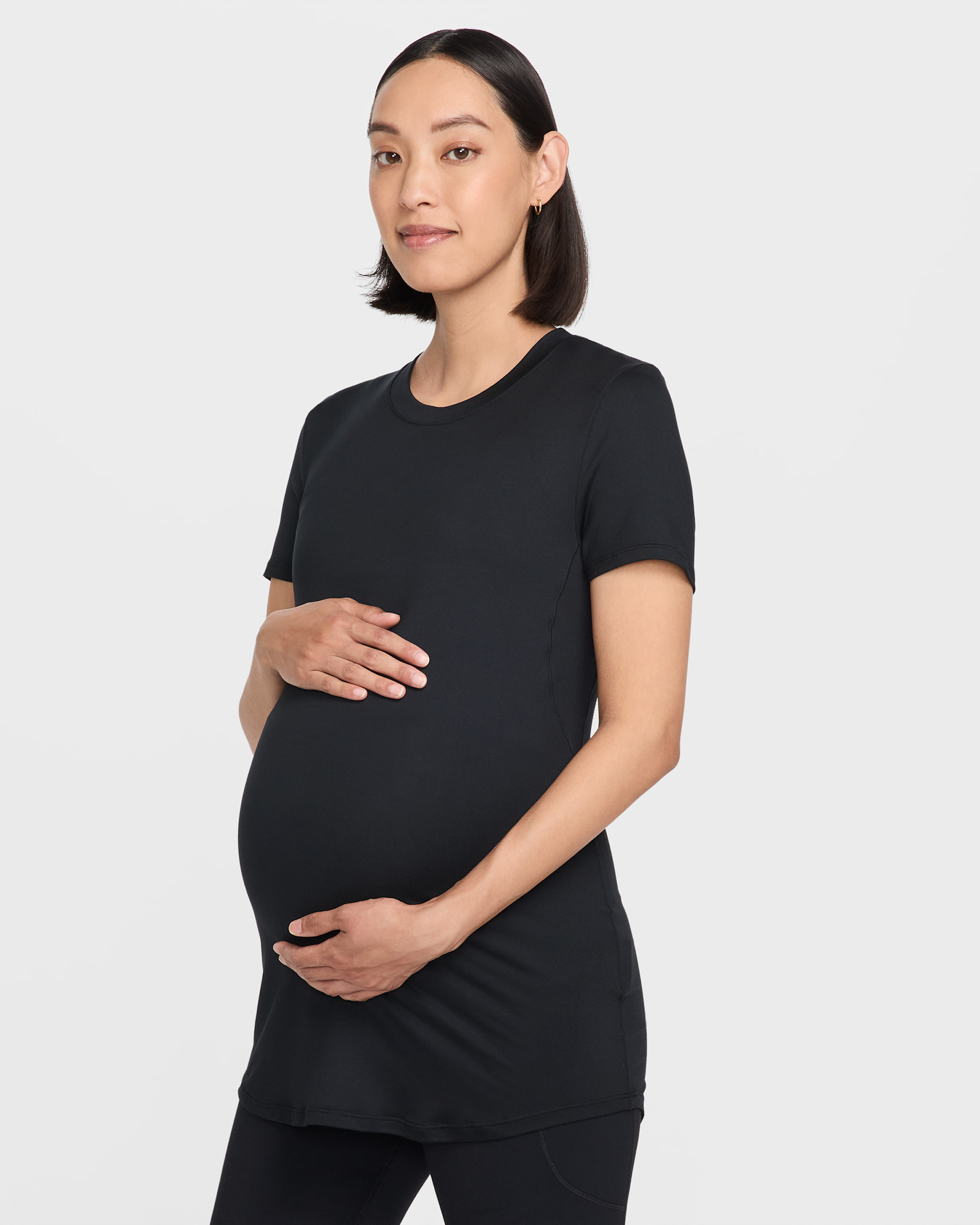 ナイキ (M) ワン ウィメンズ Dri-FIT スリムフィット ショートスリーブ トップ (マタニティ) - ブラック