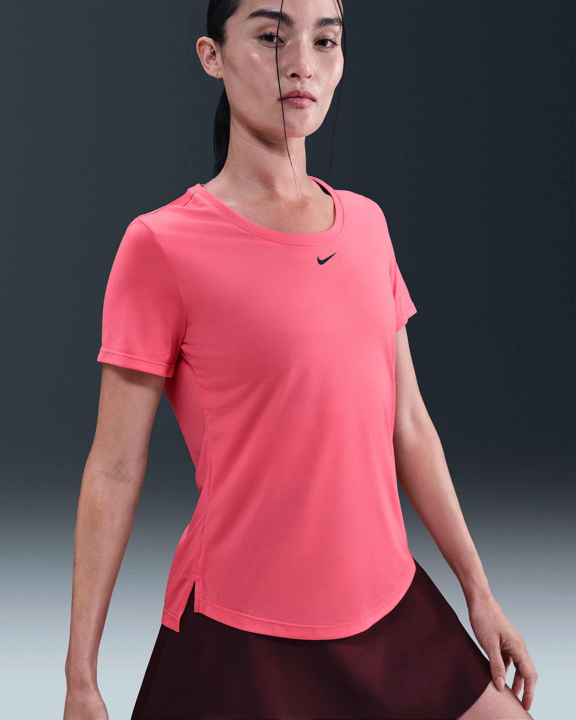 ナイキ Dri-FIT ワン ウィメンズ スタンダードフィット ショートスリーブ トップ - アスターピンク/ブラック