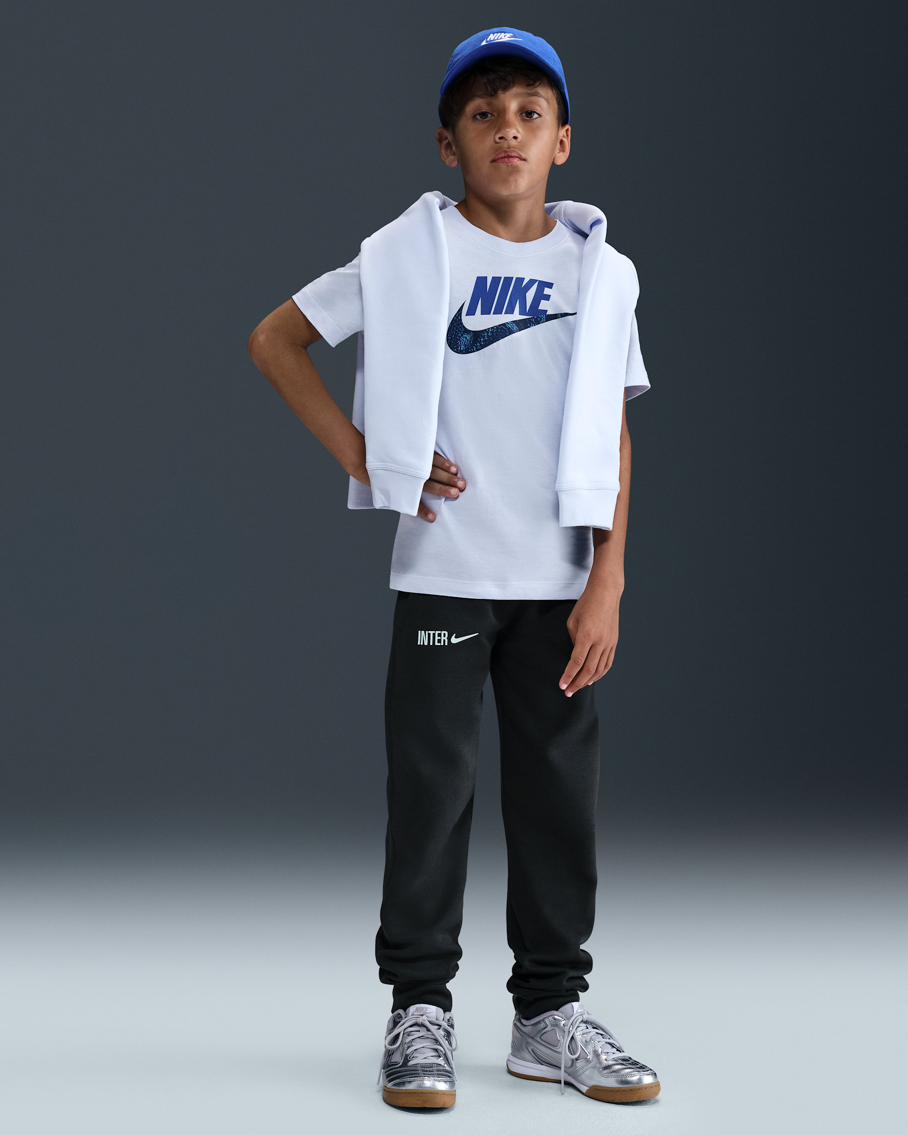 Inter Mailand Club Fleece Nike Fußball-Jogger für ältere Kinder (Jungen) - Anthracite/Football Grey