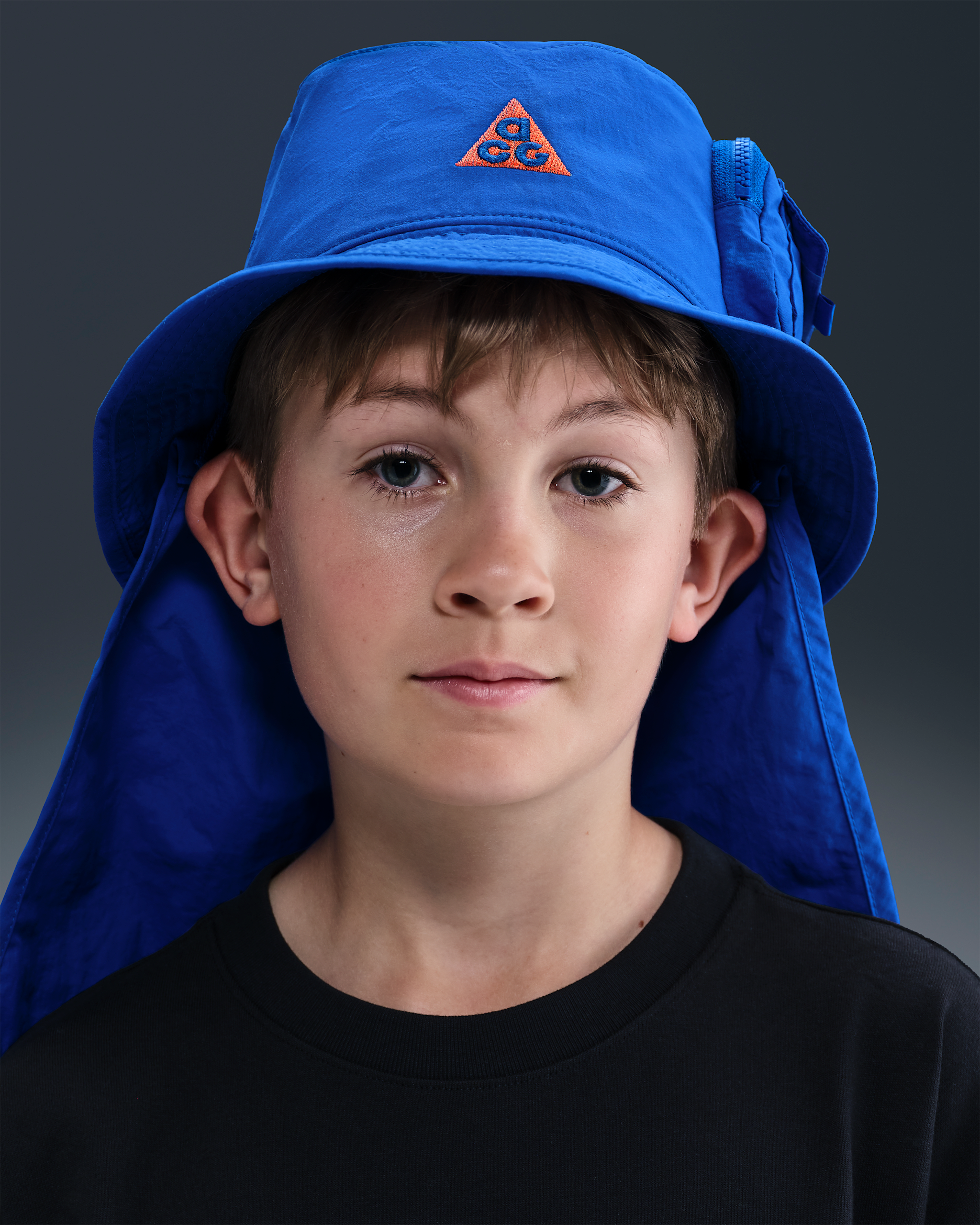Nike ACG Apex Big Kids' Bucket Hat - Game Royal/Safety Orange