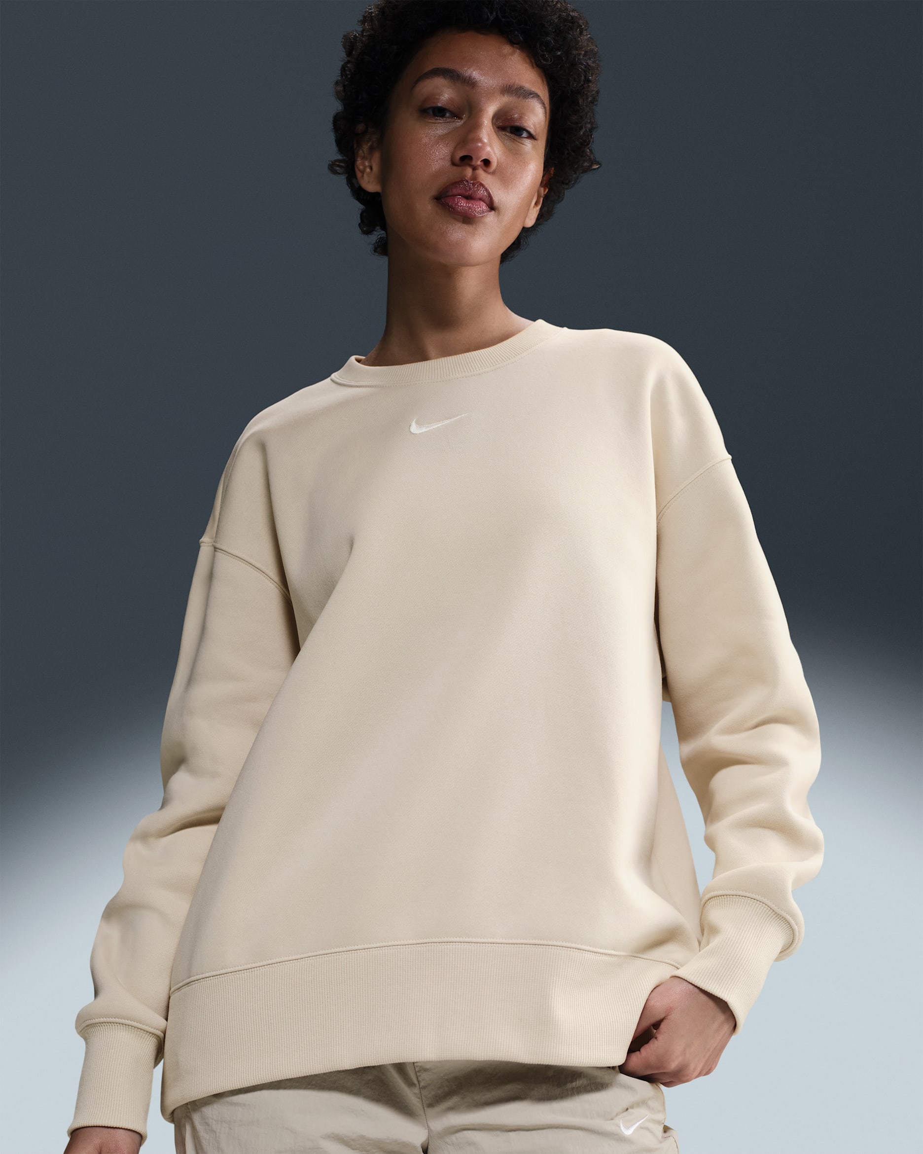 Nike Sportswear Phoenix Fleece Women's Oversized Crew-Neck Sweatshirt - Light Orewood Brown/Sail
