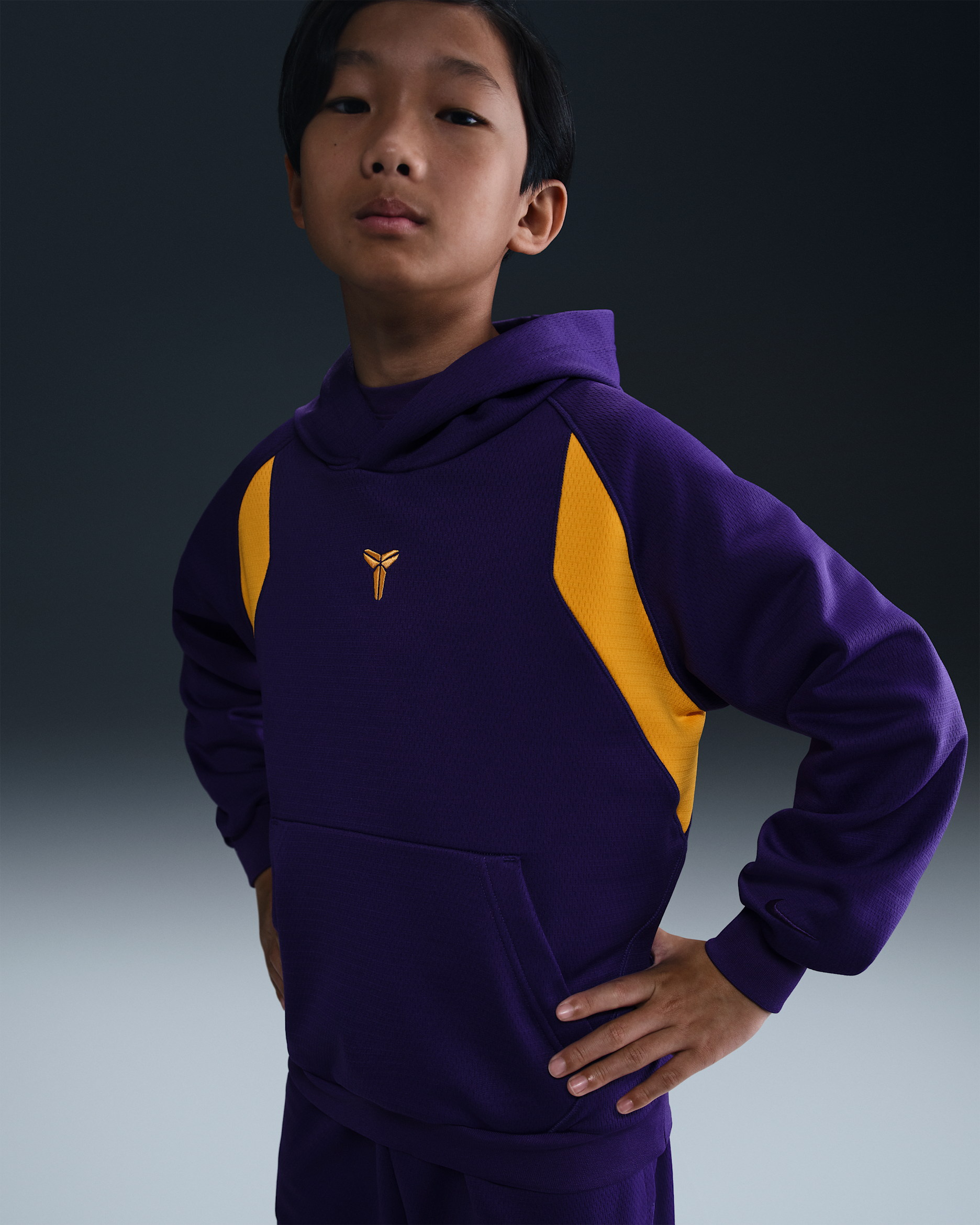 Kobe Older Kids' Therma-FIT Pullover Hoodie - Court Purple/University Gold/University Gold