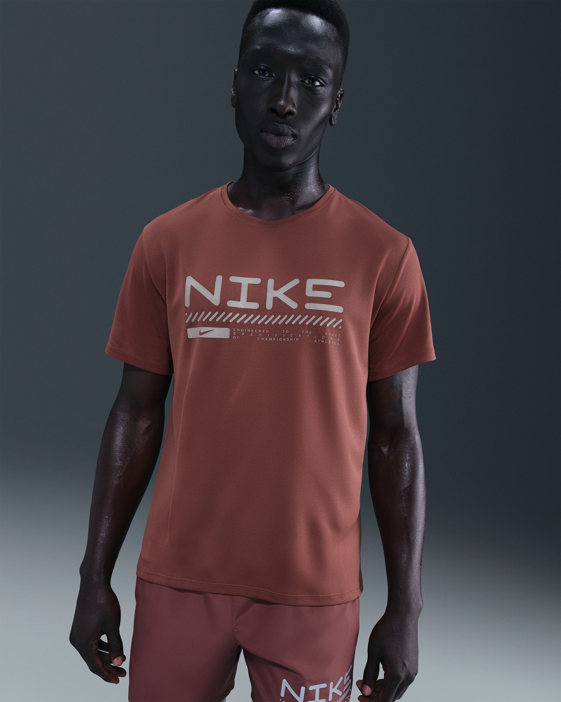 Nike Miler Men's Winterized Short-Sleeve Running Top - Red Sepia