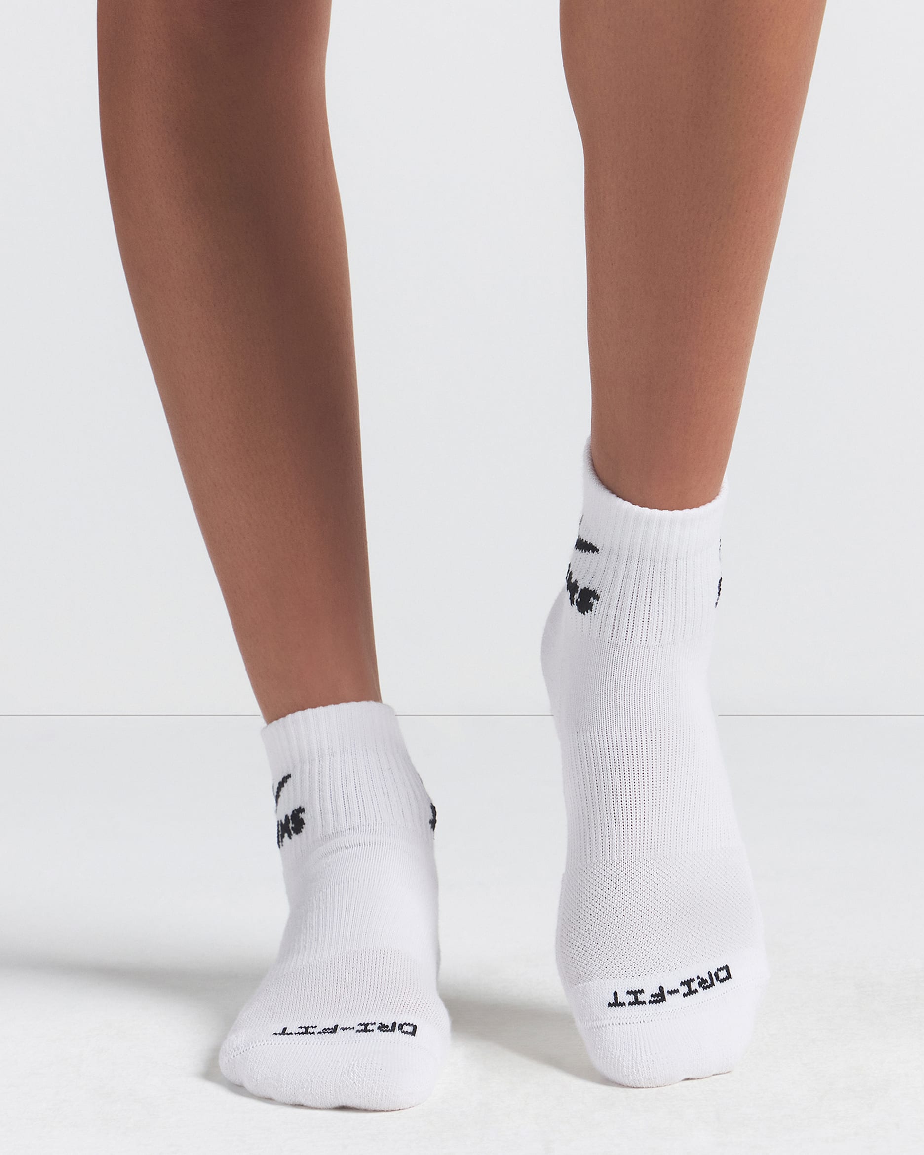 Calcetines cortos NikeSKIMS Dri-FIT para mujer (3 pares) - Multicolor/NSKM SNOW/Gris jaspeado