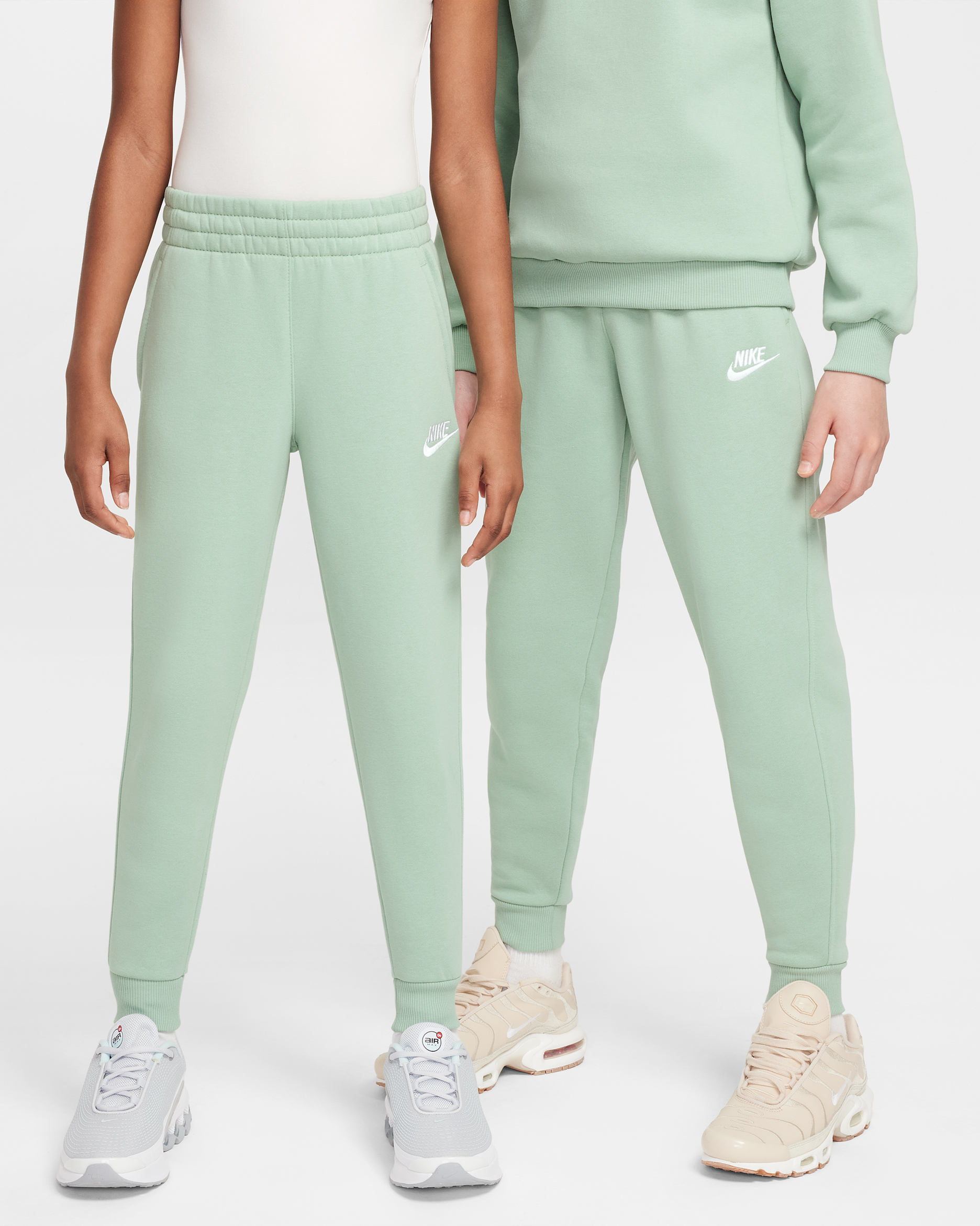 Nike Sportswear Club Fleece Older Kids' Joggers - Steam/White