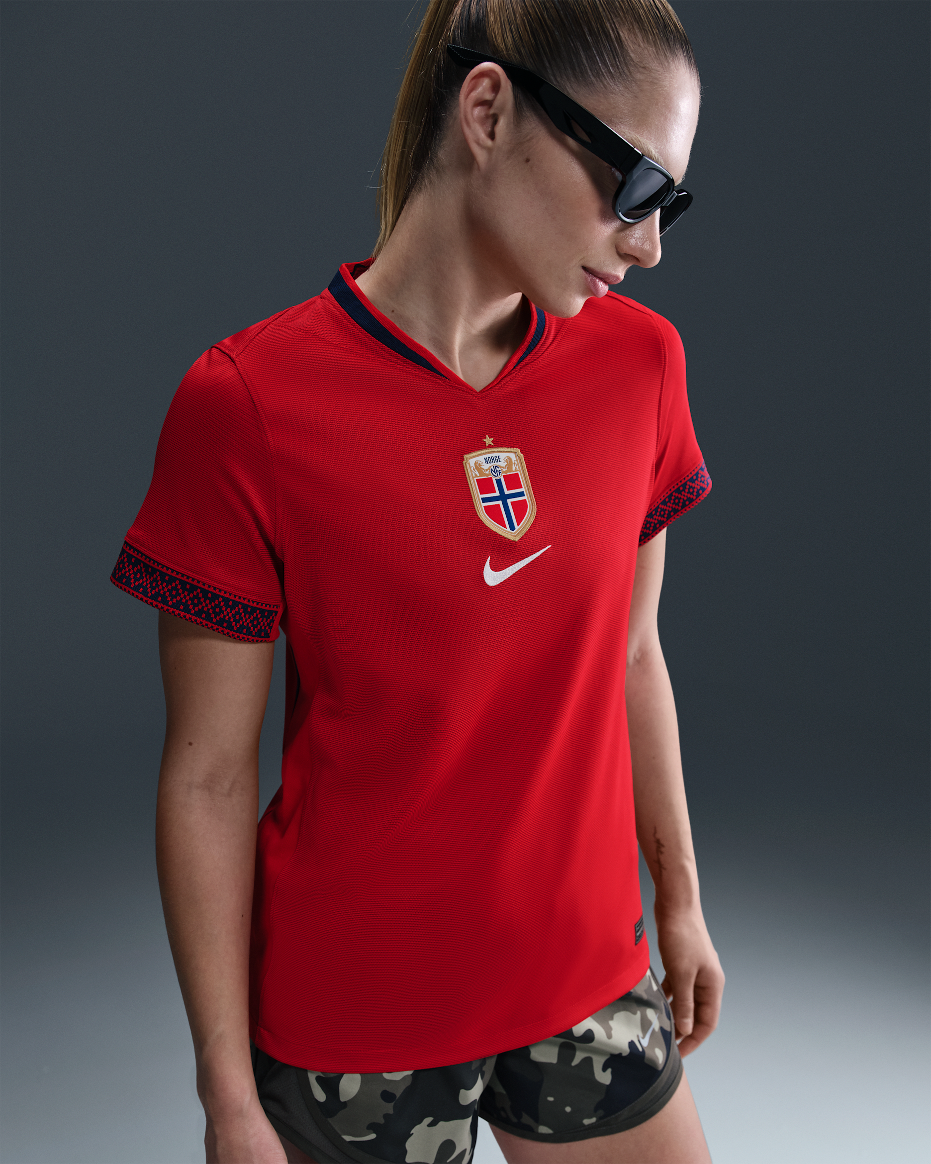 Maillot de foot Replica Nike Dri-FIT Norvège 2025 Stadium Domicile (équipe féminine) pour femme - University Red/Blue Void/Blanc
