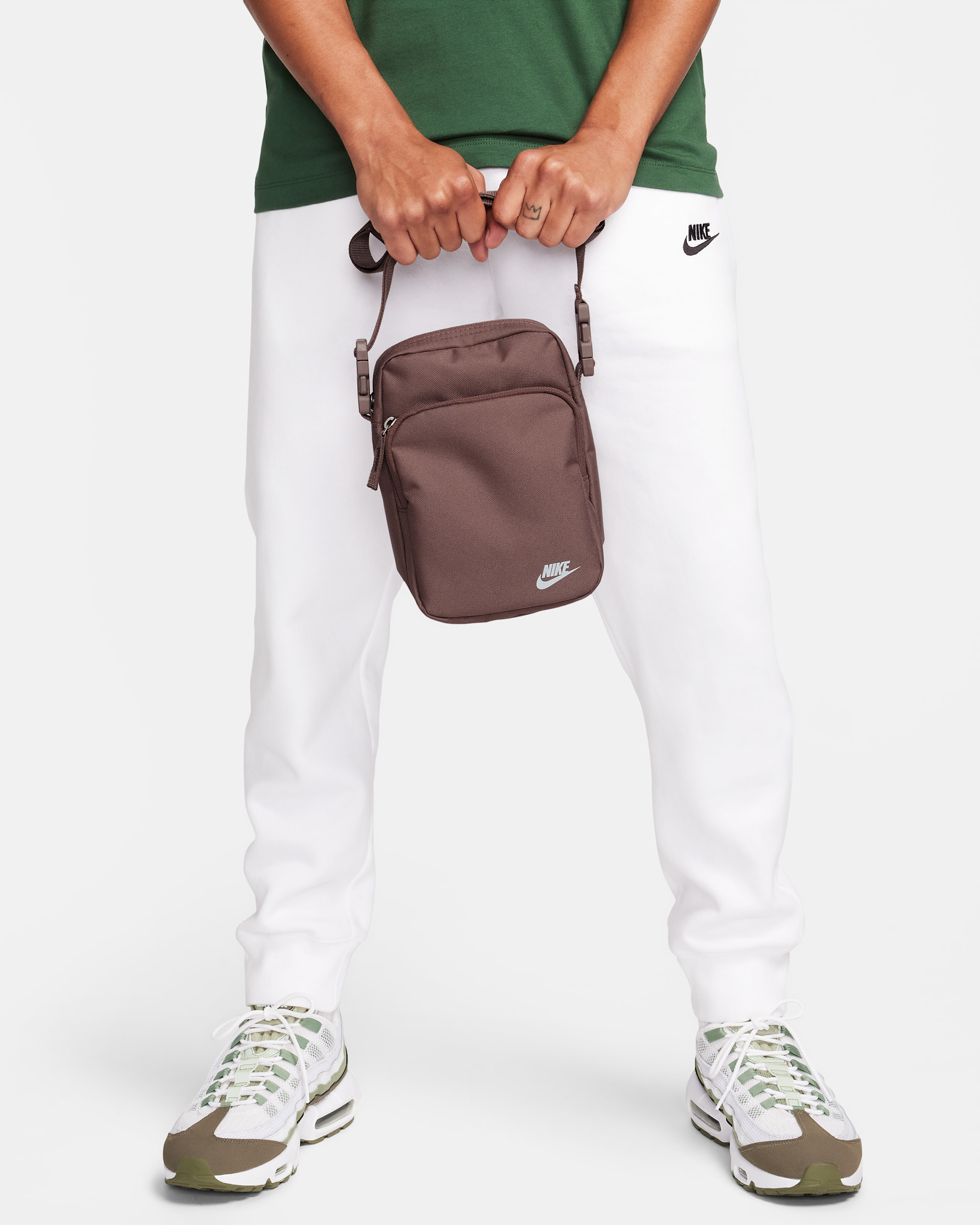 Nike Heritage Crossbody Bag (4L) - Plum Eclipse/Blue Tint