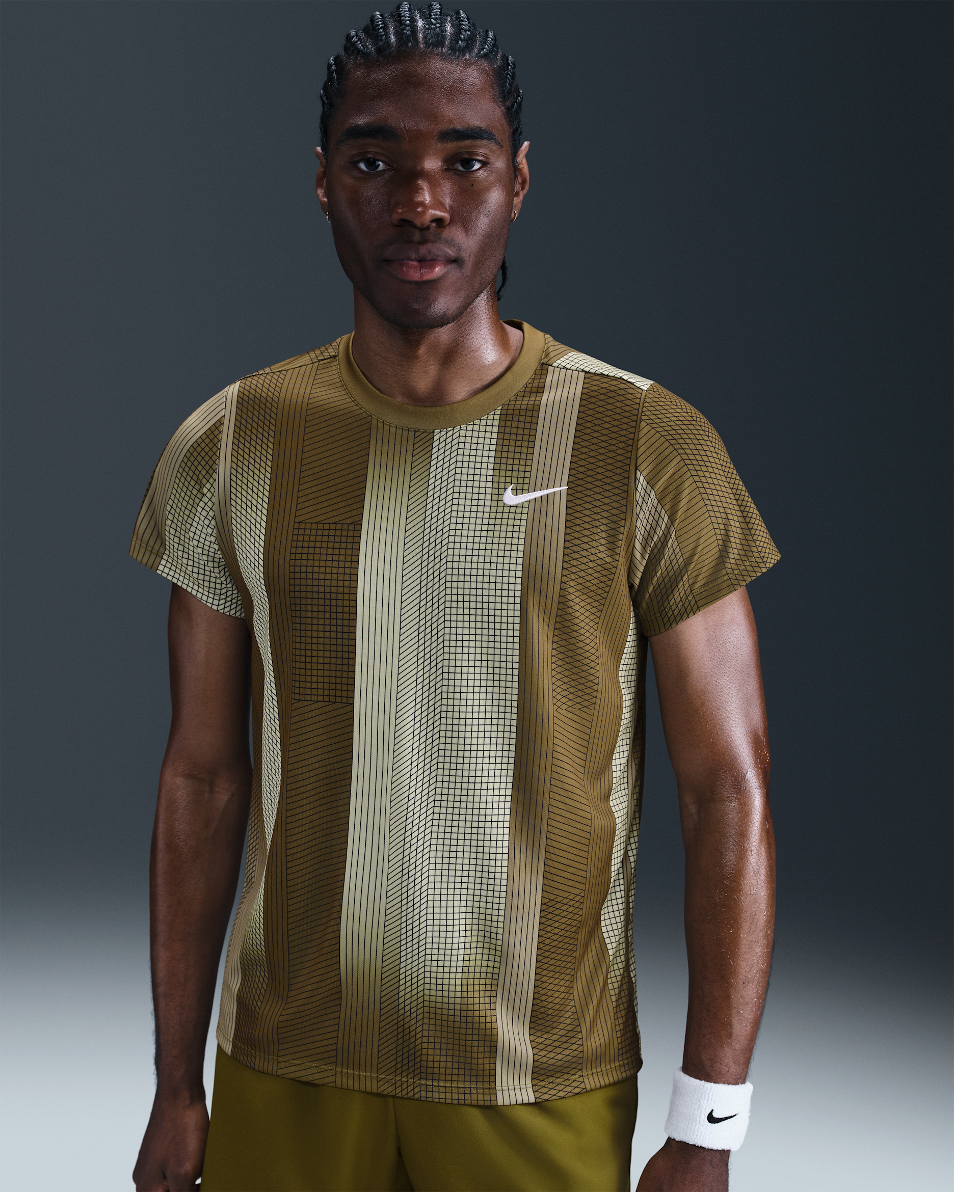 Playera de tenis Dri-FIT para hombre NikeCourt Victory - Chaleco oliva/Blanco