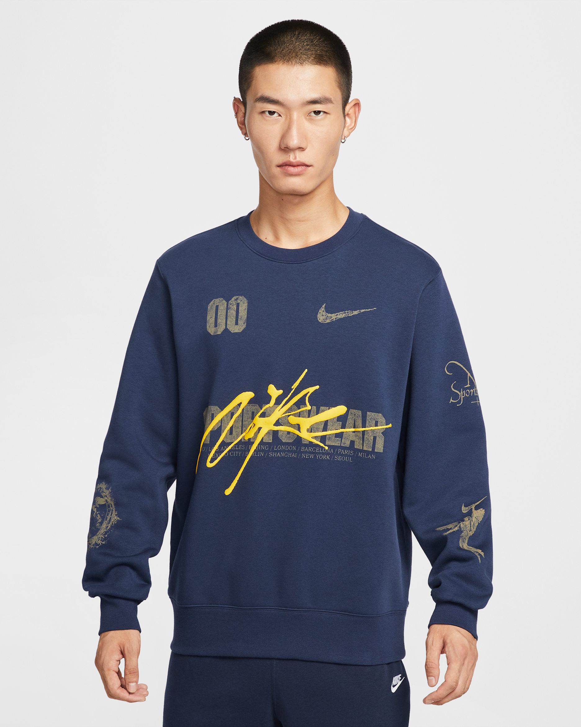 ナイキ スポーツウェア クラブ フリース クルーネック スウェットシャツ - ミッドナイトネイビー