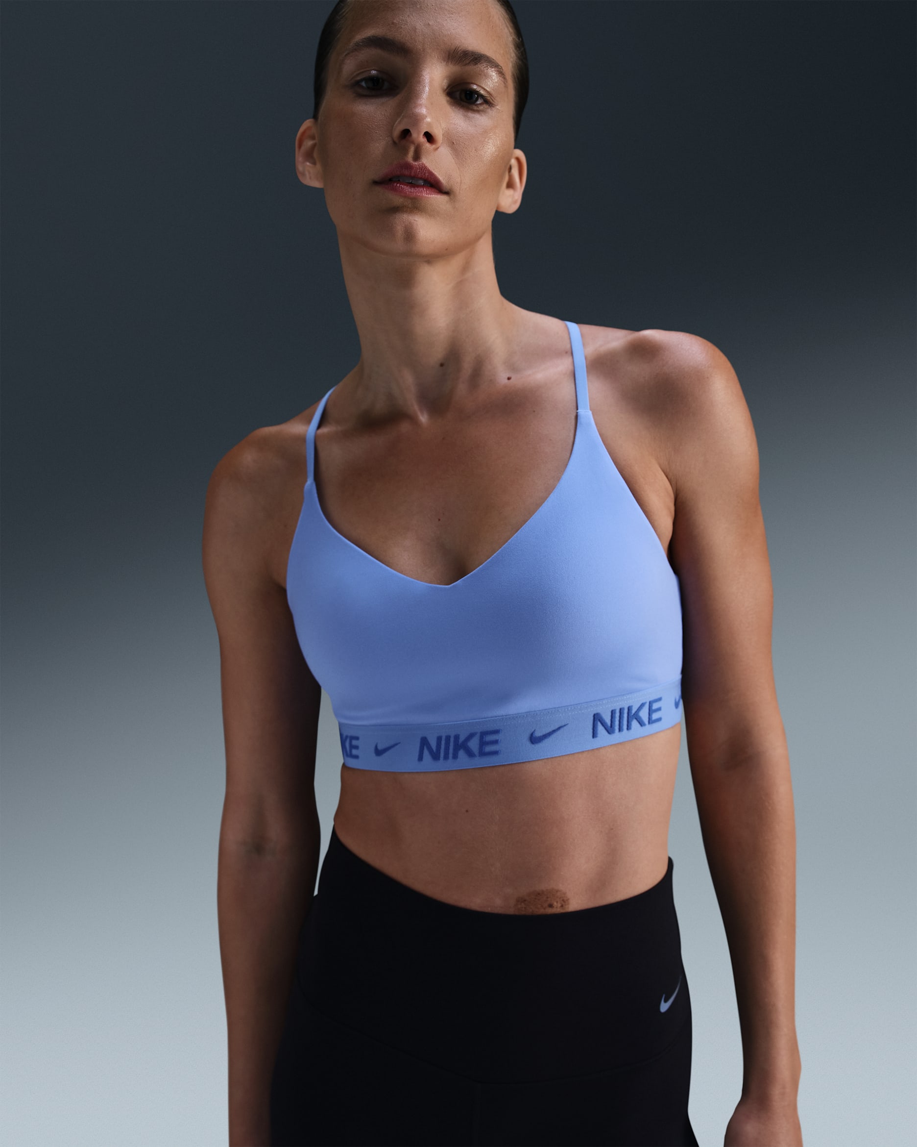 Bra deportivo ajustable con almohadillas para mujer Nike Indy Light Support - Royal pulso