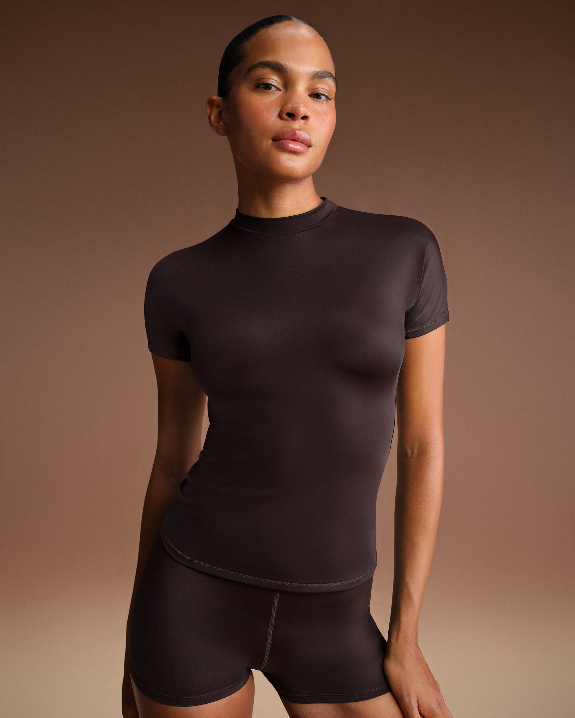 NikeSKIMS Shine Women's Mock-Neck Short-Sleeve Top - NSKM Phoenix