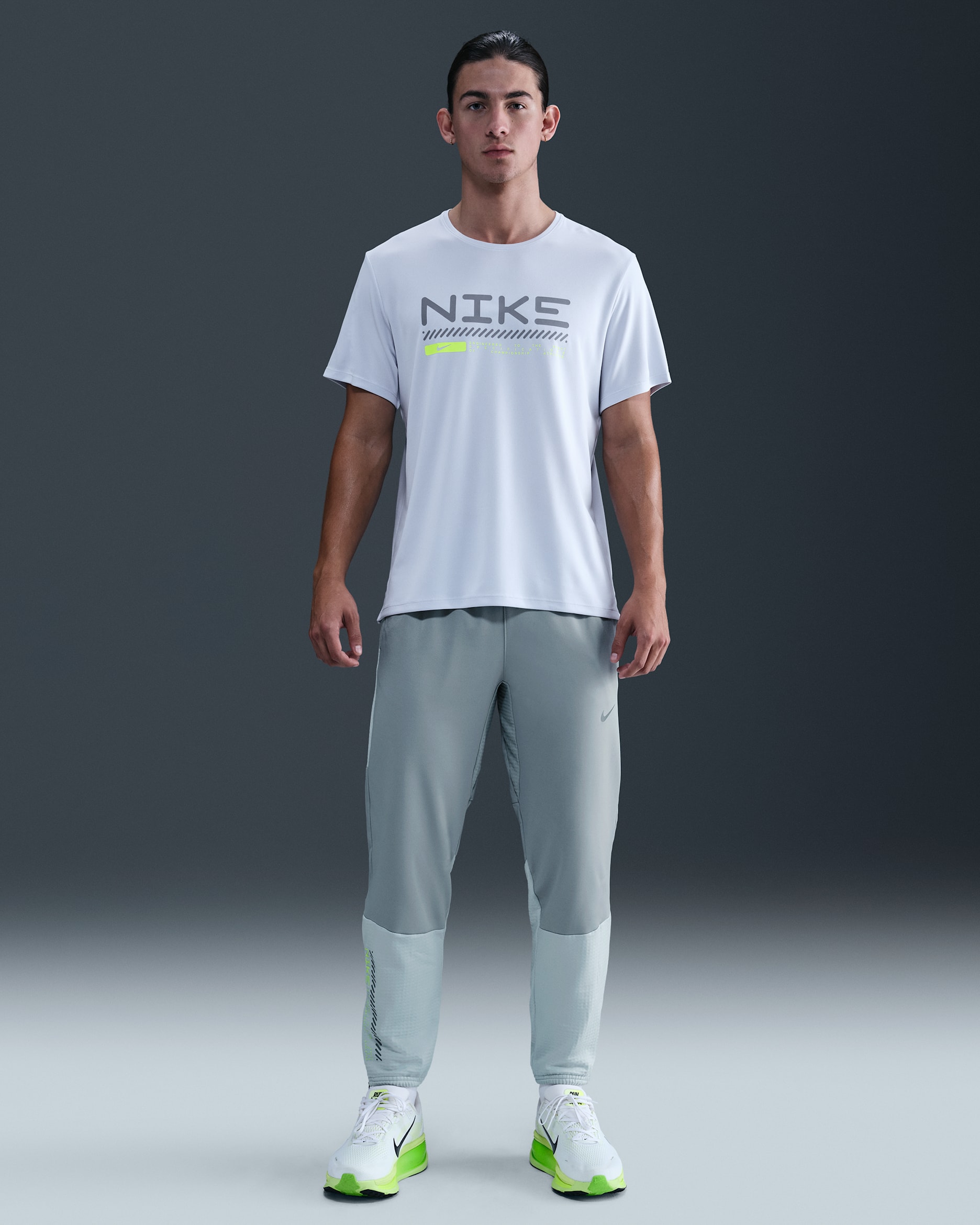 Pánské běžecké zateplené kalhoty Nike Challenger Therma-FIT - Light Smoke Grey/Pure Platinum/Volt