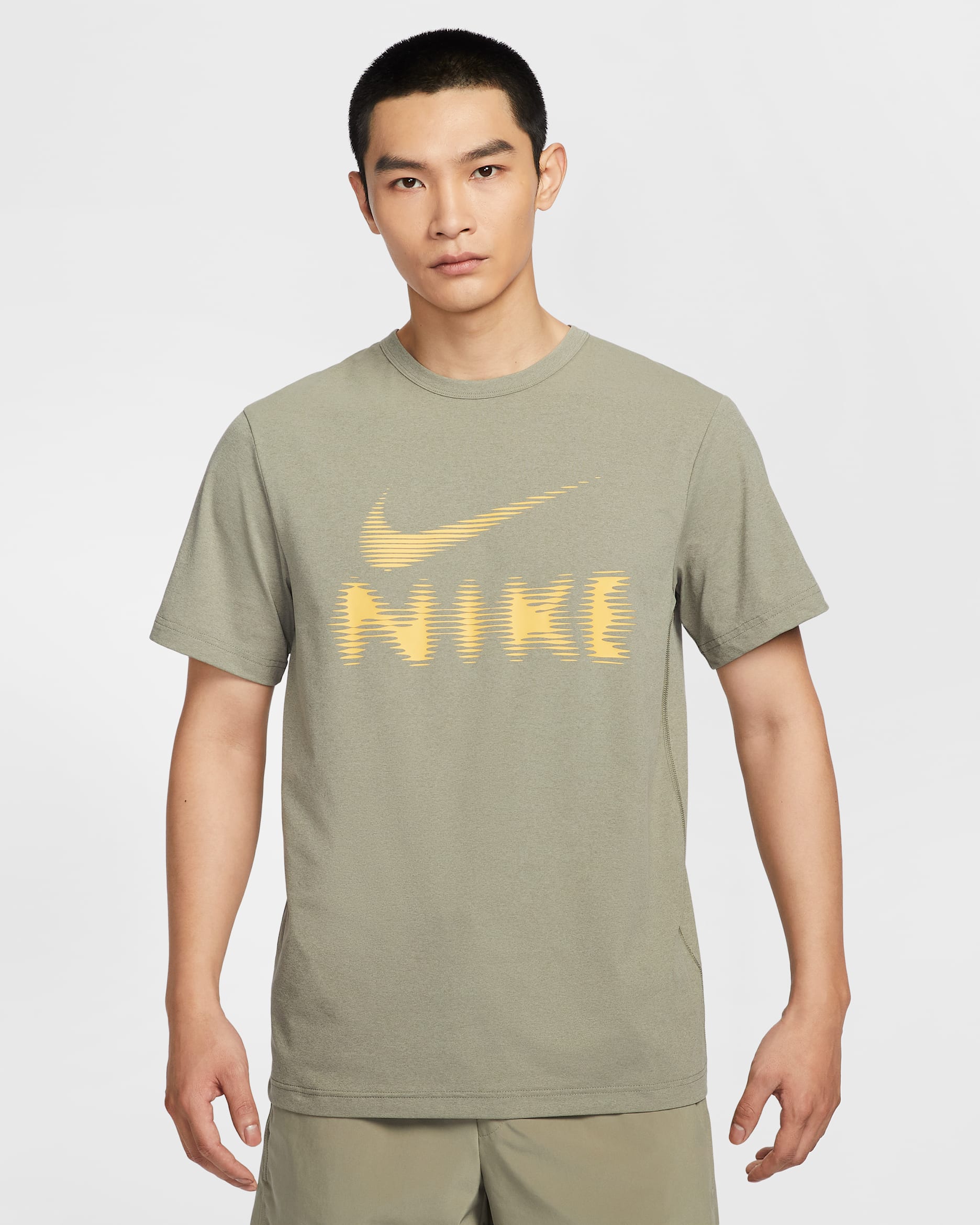 Playera Dri-FIT UV versátil para hombre Nike Hyverse - Militar claro