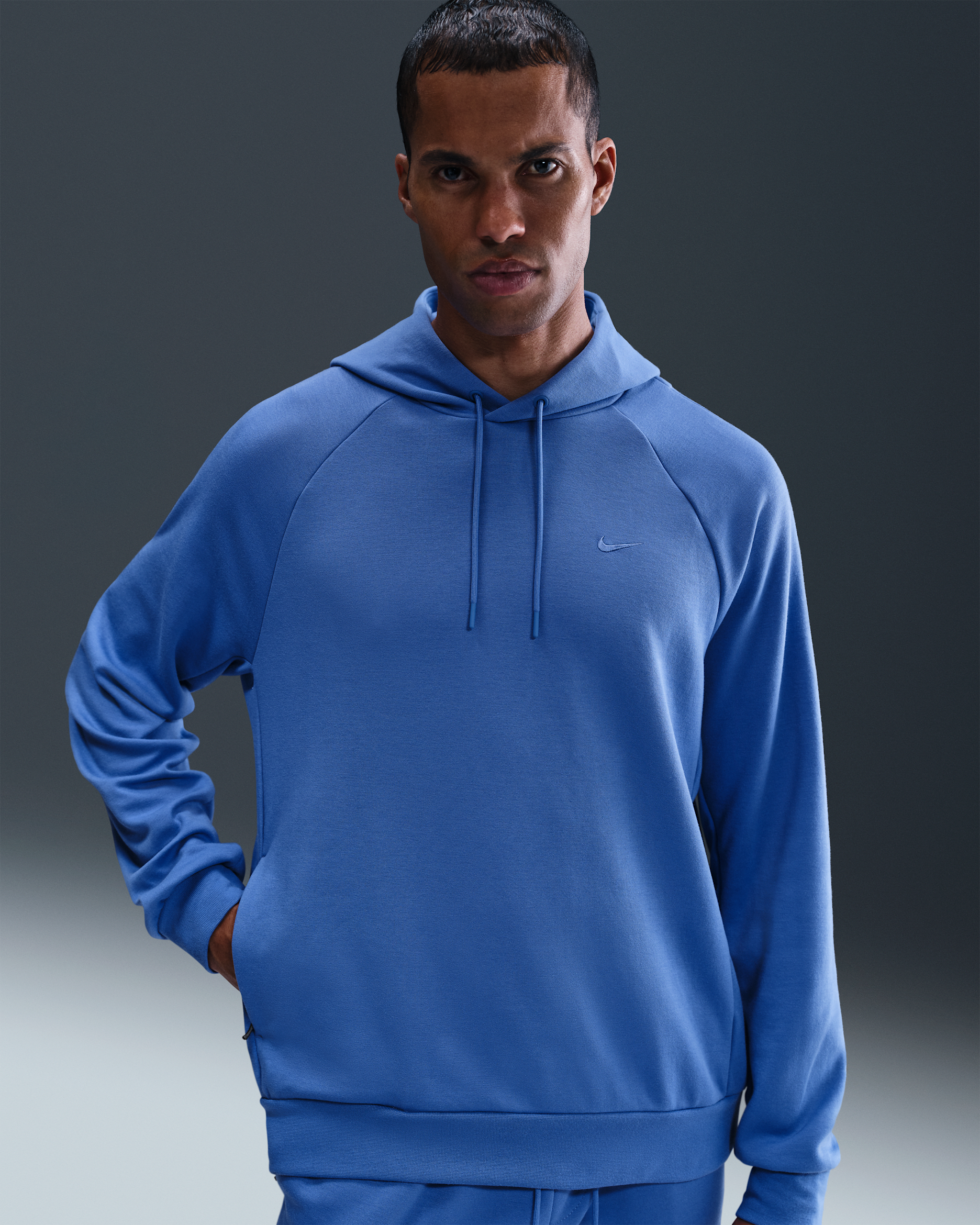 Nike Primary Fleece Sudadera con gorro sin cierre de alto rendimiento Dri-FIT con protección UV para hombre - Azul cometa/Azul cometa