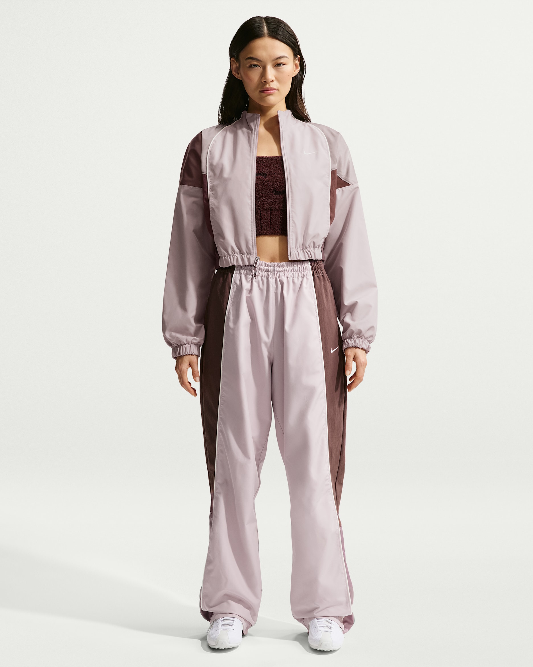 Pants deportivos de tiro medio oversized para mujer Nike Sportswear - Violeta platino/Tatuaje/Mena violeta claro/Vela