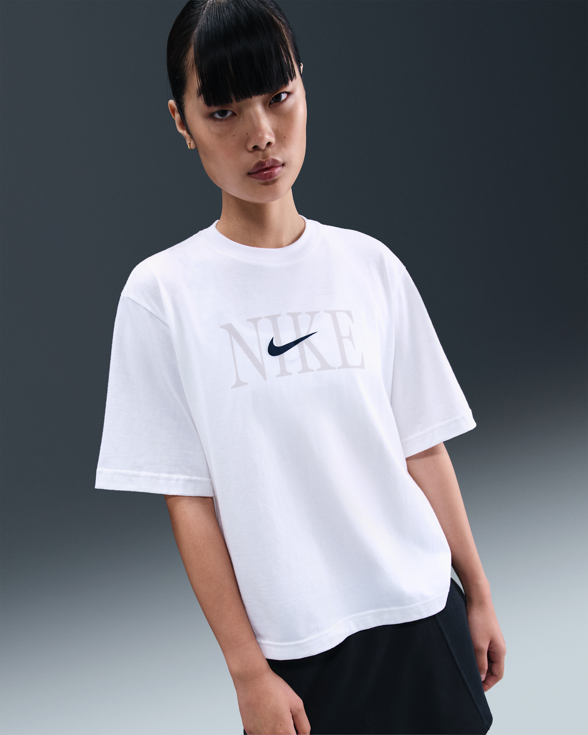 Nike Sportswear Essential Women's Boxy Graphic T-Shirt - White/Midnight Navy