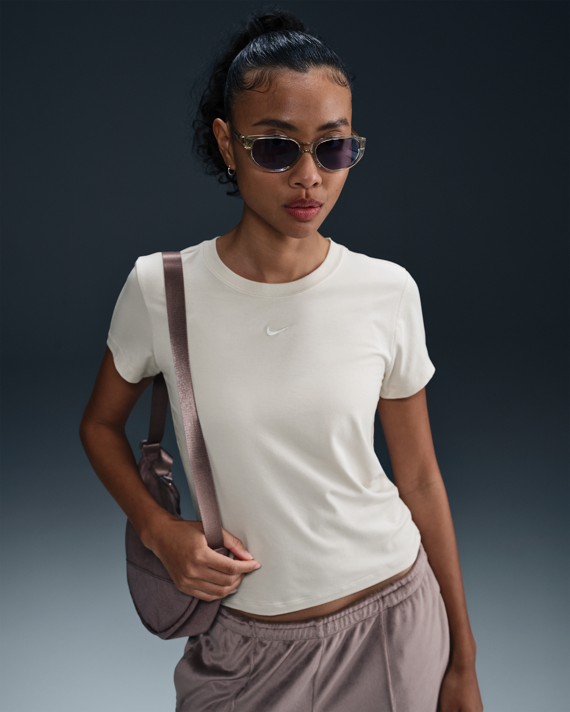 T-shirt Nike Sportswear Chill Knit pour femme - Light Orewood Brown/Sail