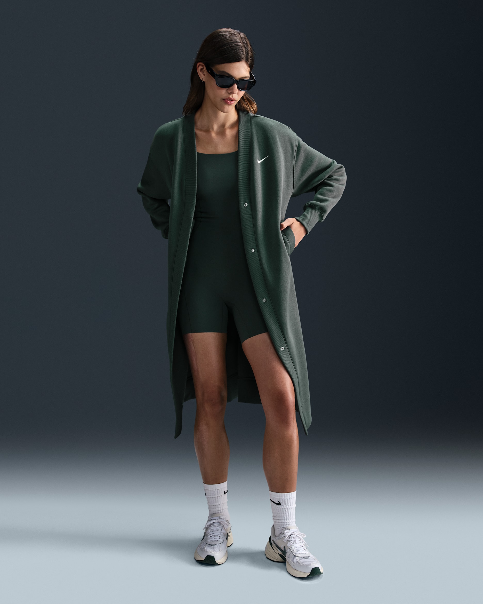 Cardigan oversized largo para mujer Nike Sportswear Phoenix Fleece - Verde vintage/Vela