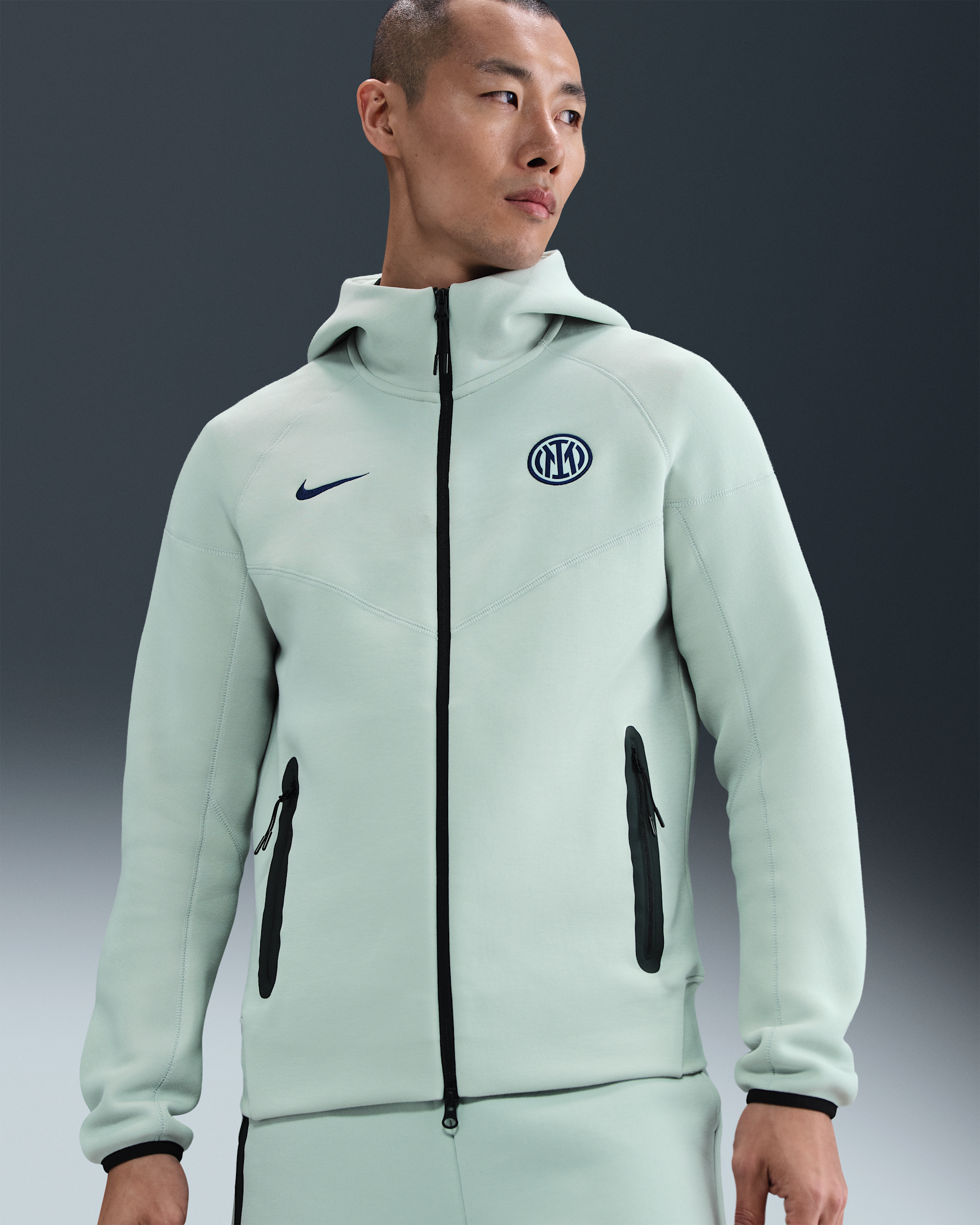 Inter Mailand Tech Windrunner Nike Fußball-Kapuzenjacke (Herren) - Grey Haze/Blue Void