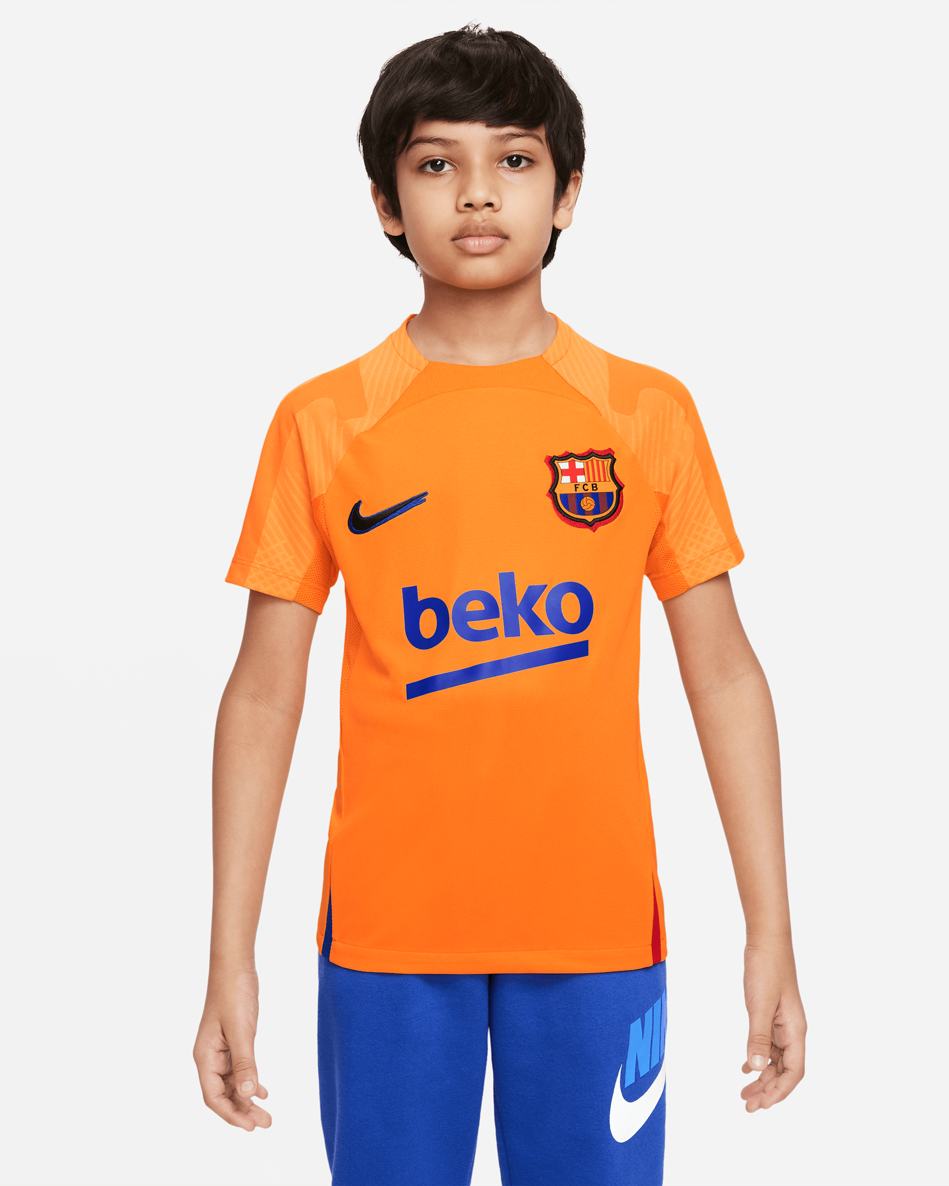FC Barcelona Strike 大童 Nike Dri-FIT 短袖足球上衣 - Vivid Orange/University Red/黑色