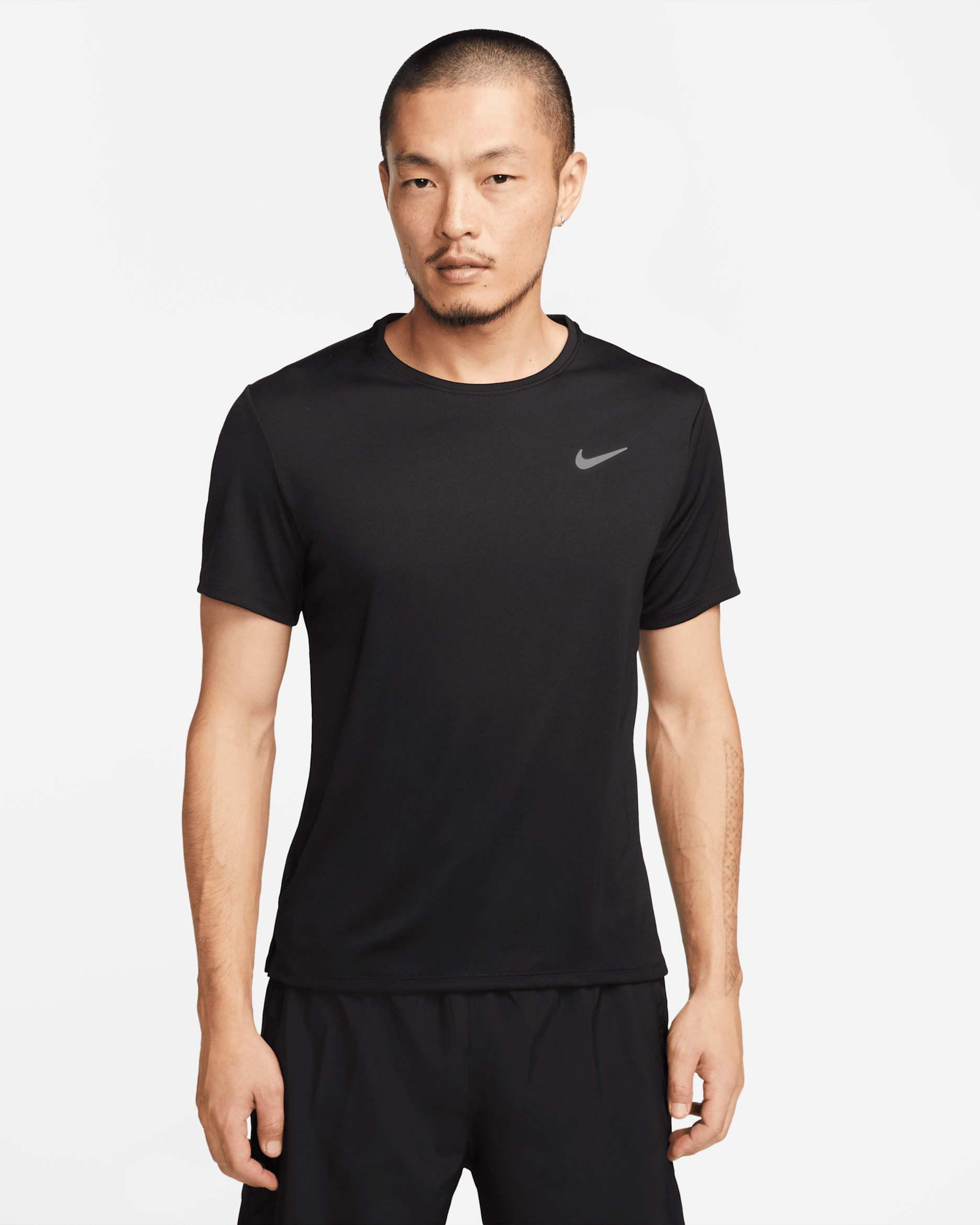 เสื้อวิ่งแขนสั้นผู้ชาย Nike Dri-FIT UV Miler - ดำ