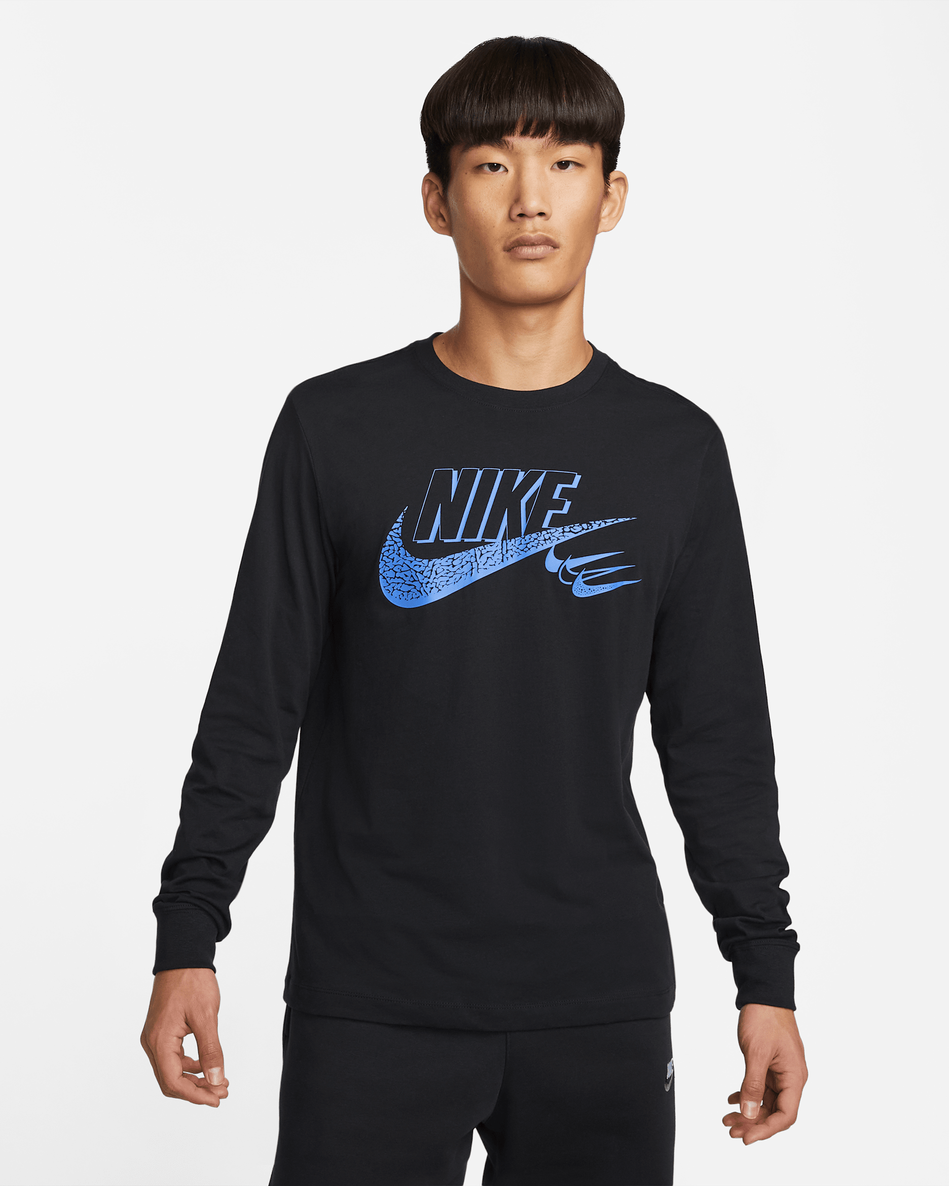 เสื้อยืดแขนยาวผู้ชาย Nike Sportswear - ดำ