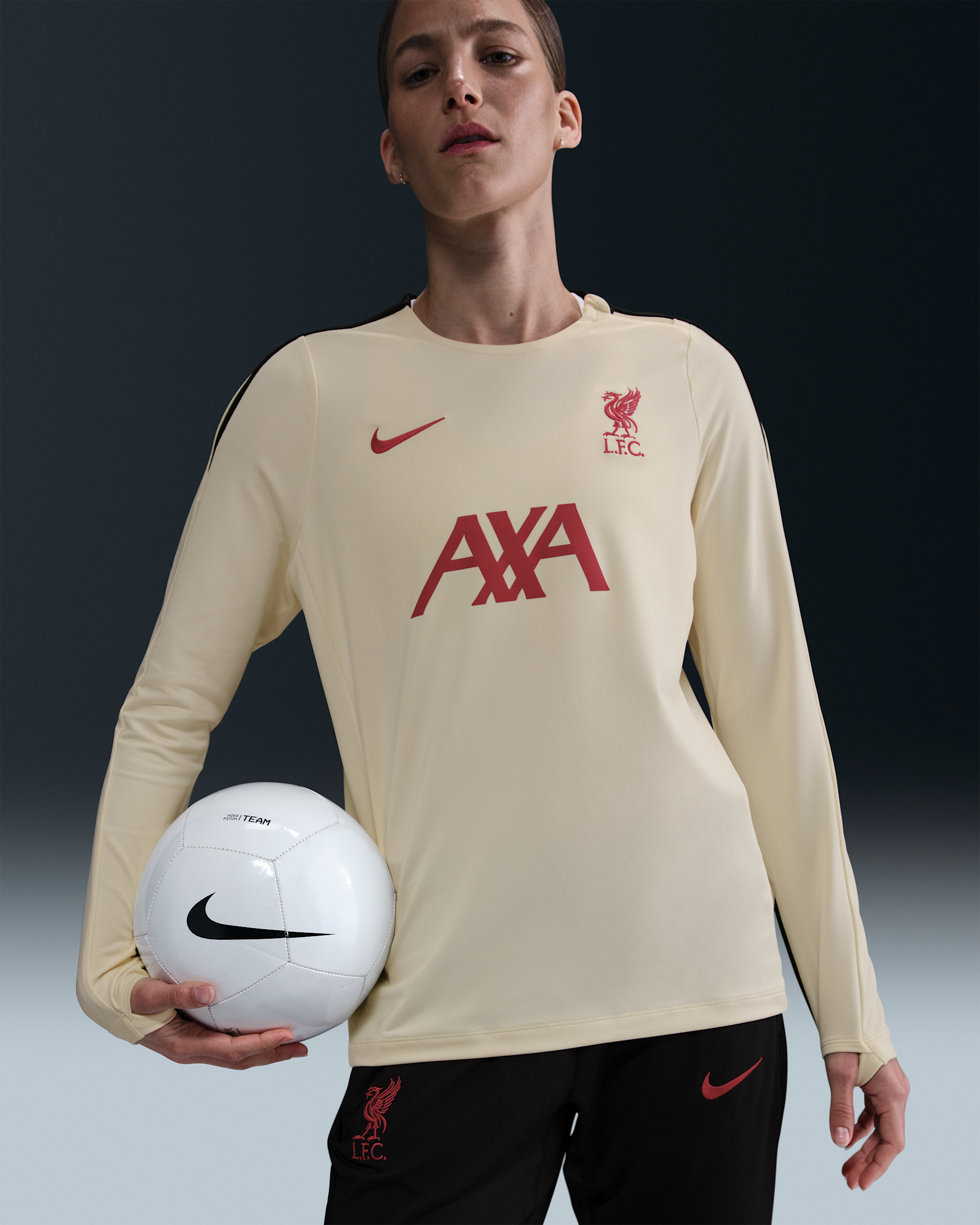 FC Liverpool Strike Special Edition Nike Dri-FIT-Fußballoberteil mit Rundhalsausschnitt aus Strickmaterial (Damen) - Coconut Milk/Coconut Milk/Schwarz/Gym Red