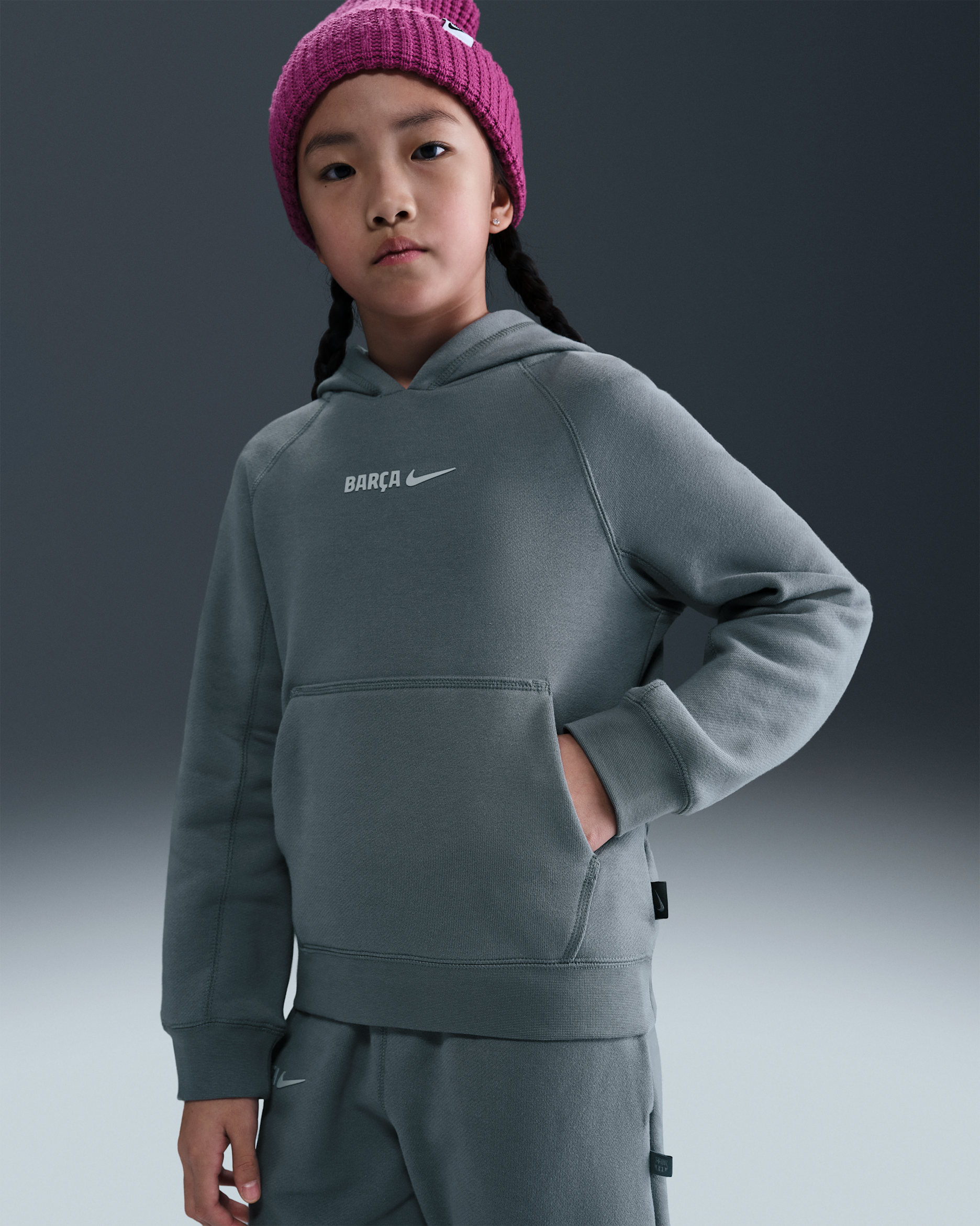 FC Barcelona Air Older Kids' Nike Football Pullover Hoodie - Smoke Grey/Light Smoke Grey