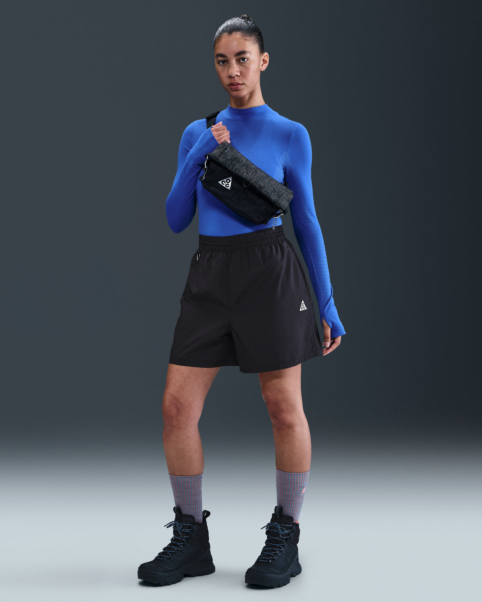 Shorts Repel in tessuto antistrappo a vita media Nike ACG – Donna - Nero/Antracite/Summit White