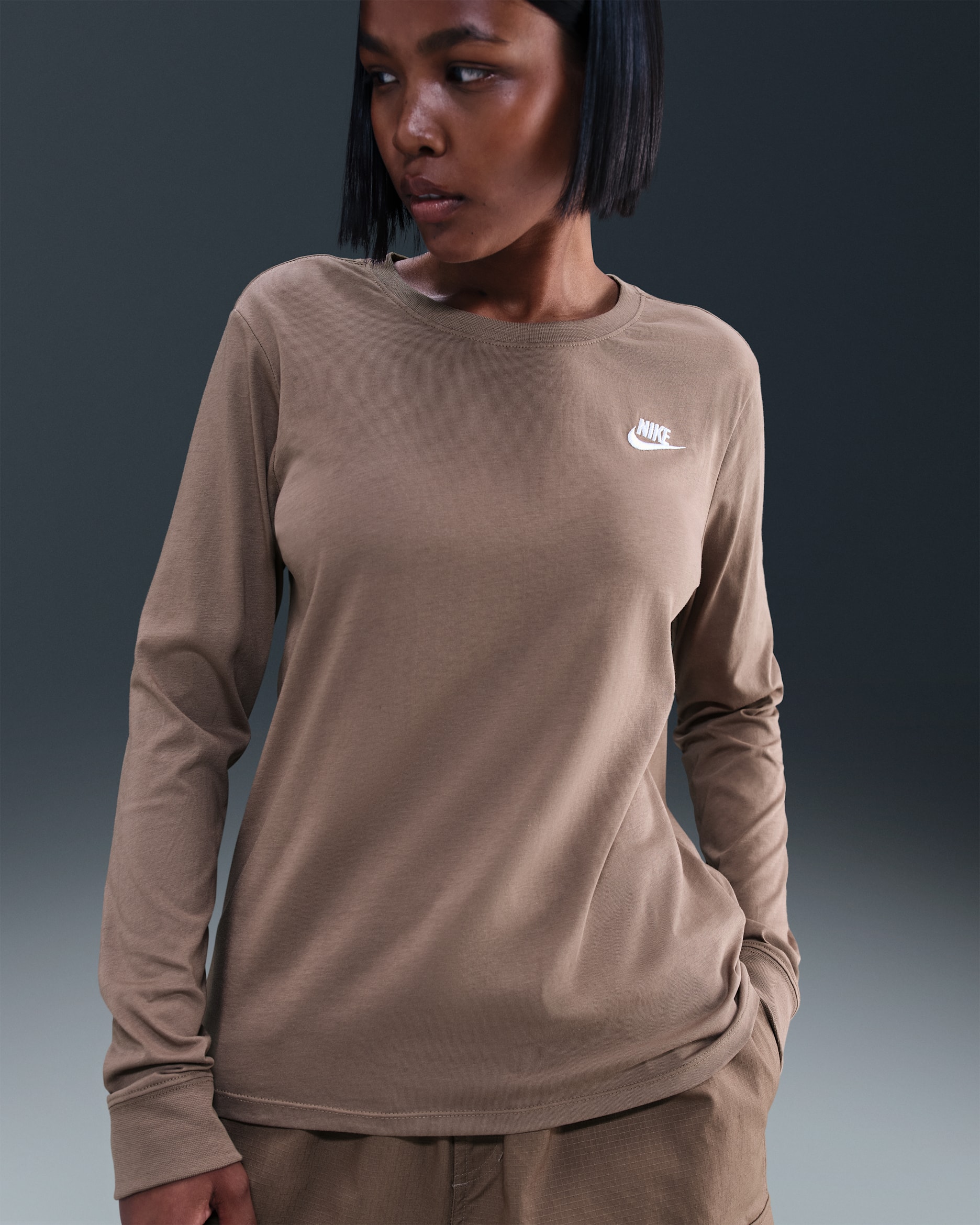Nike Sportswear Club Women's Long-Sleeve T-Shirt - Mink Brown