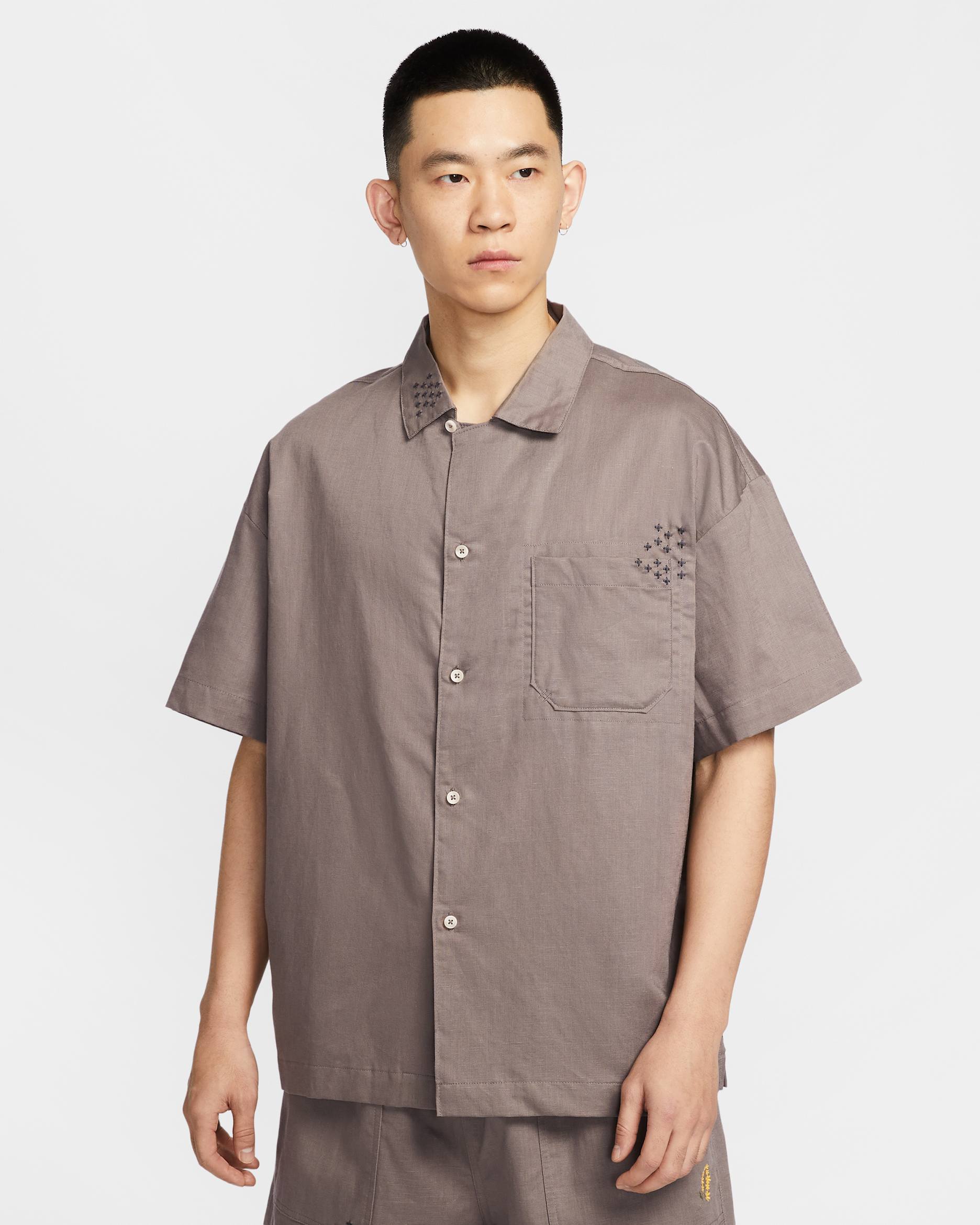 Nike Life Men's Linen Short-Sleeve Button Down - Cave Stone/Anthracite/Cave Stone