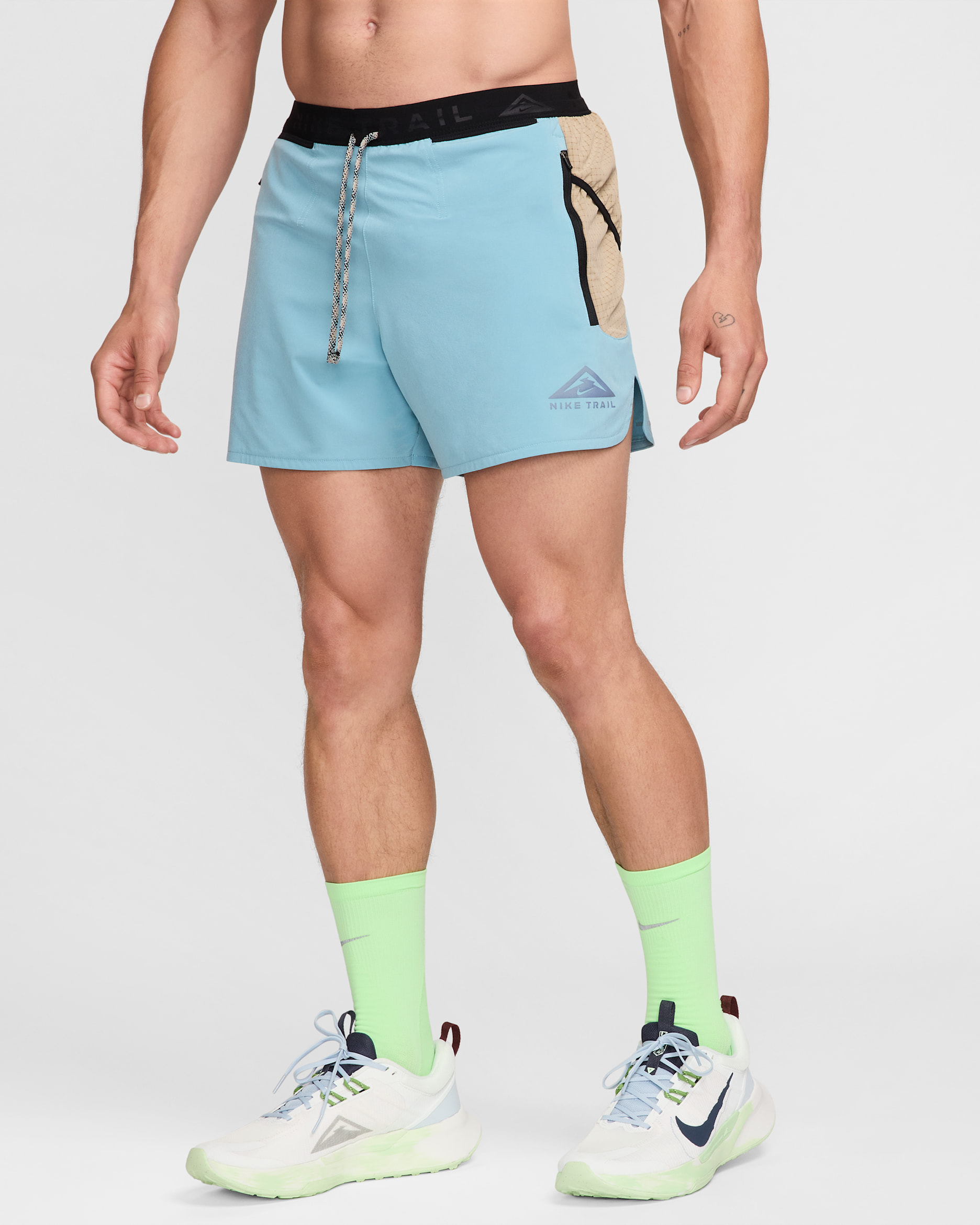 Shorts de correr Dri-FIT de 13 cm con forro de ropa interior para hombre Nike Trail Second Sunrise - Denim turquesa/Caqui/Negro