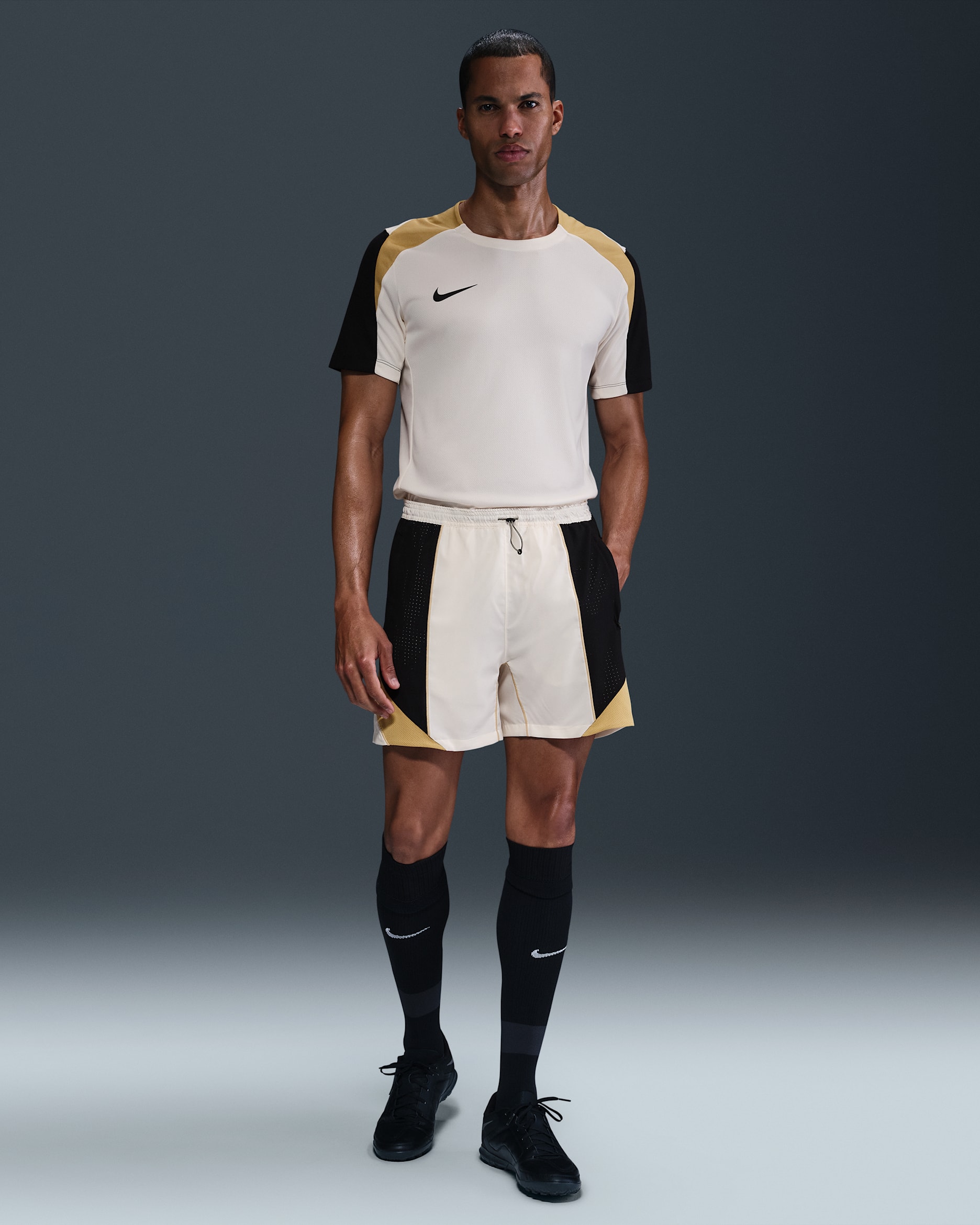Nike Strike+ Dri-FIT-Fußballshorts (ca. 13 cm) (Herren) - Pale Ivory/Schwarz/Jersey Gold/Schwarz