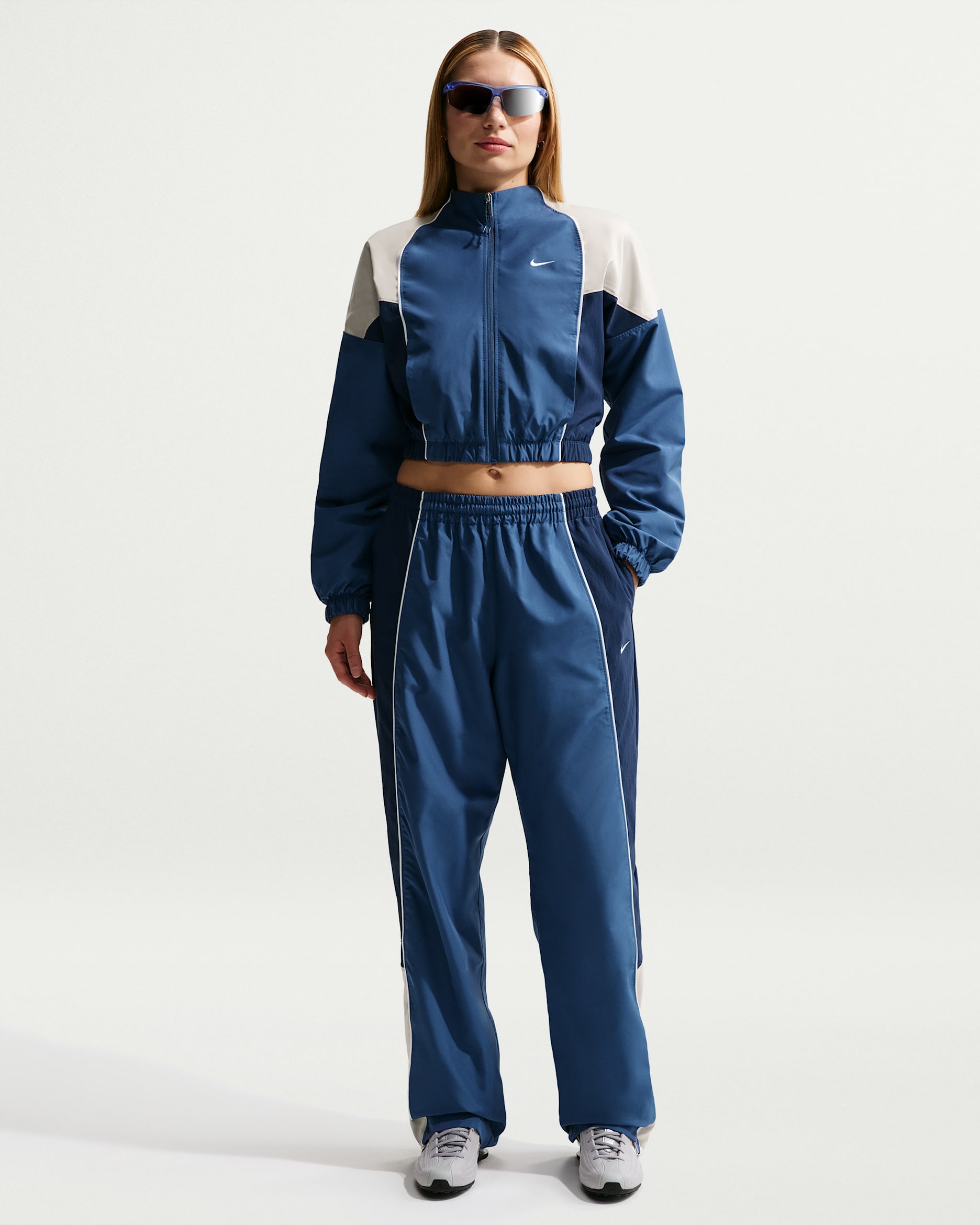 Pantalon de survêtement oversize taille mi-haute Nike Sportswear pour femme - Mystic Navy/Midnight Navy/Light Bone/Sail