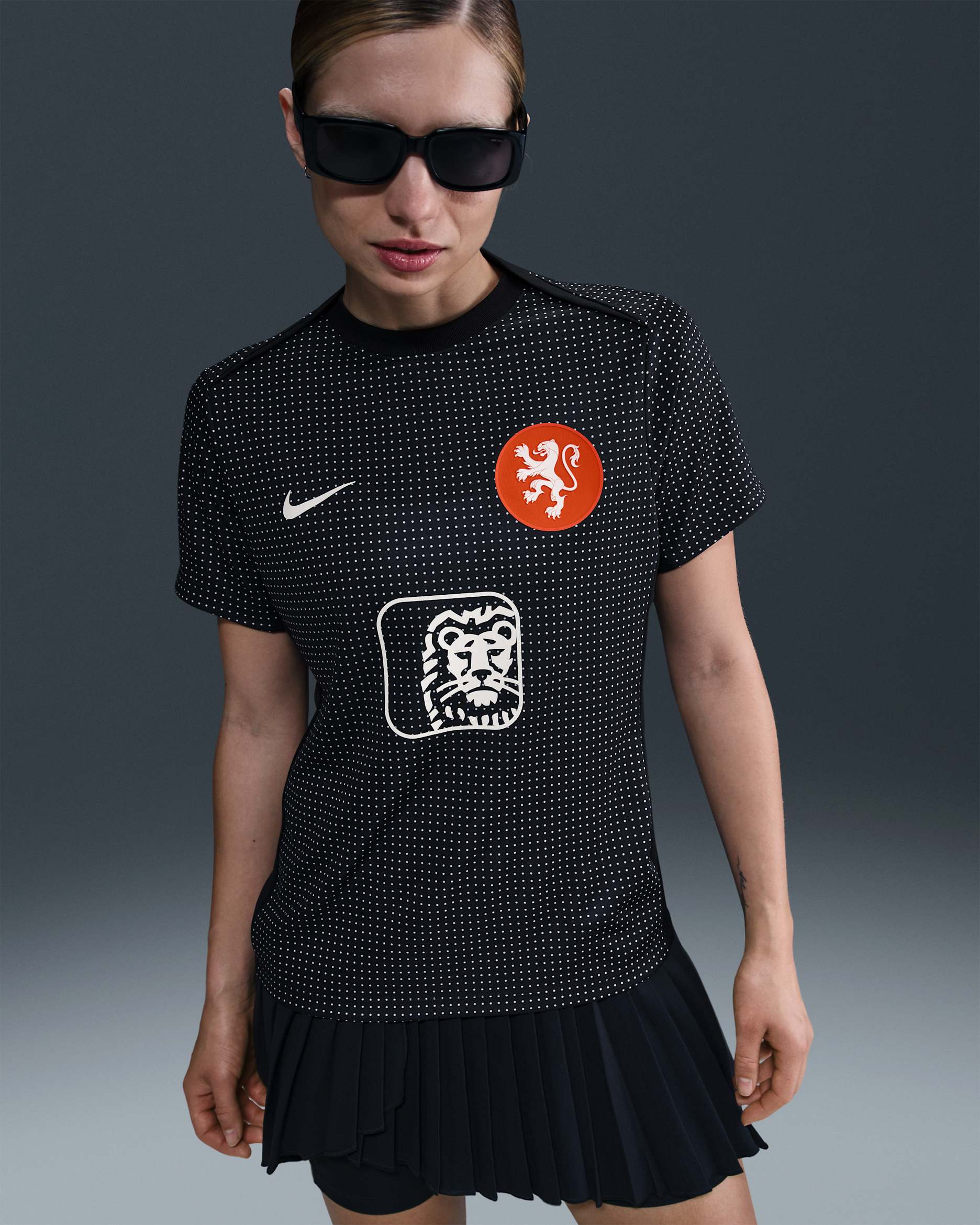 Maglia da calcio pre-partita a manica corta Nike Dri-FIT Olanda Academy Pro – Donna - Nero/Bianco