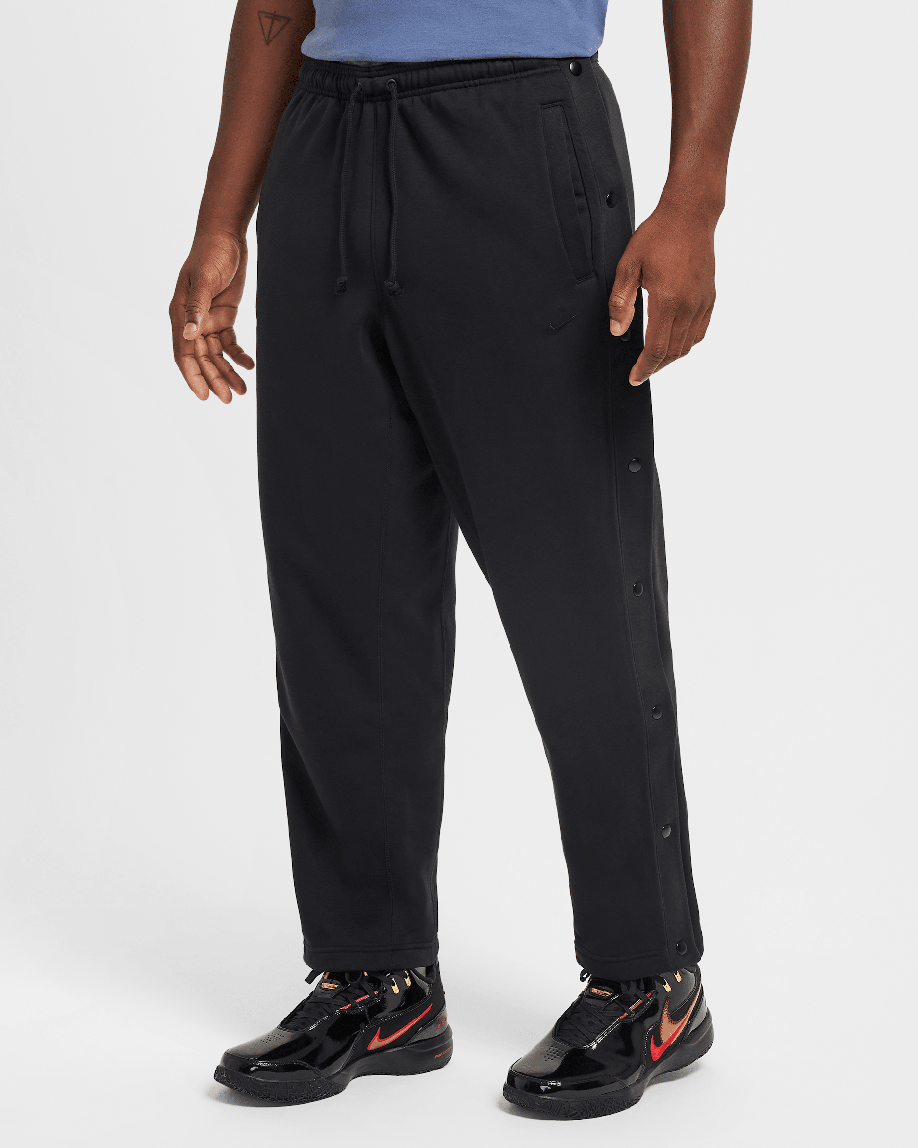 LeBron Standard Issue Men's Therma-FIT Basketball Pants - Black/Dark Smoke Grey