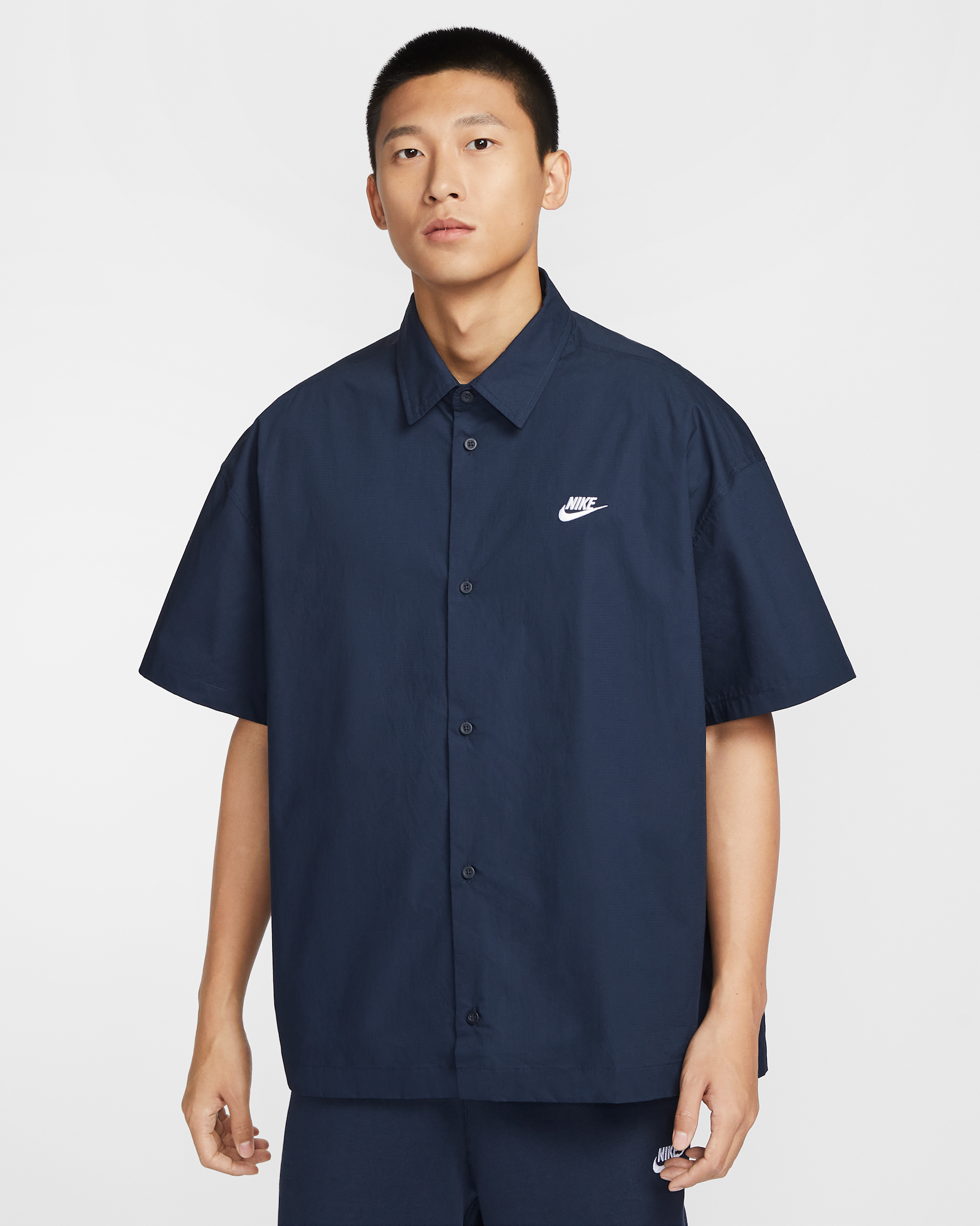 나이키 클럽 남성 반팔 버튼업 셔츠 - 옵시디언/화이트